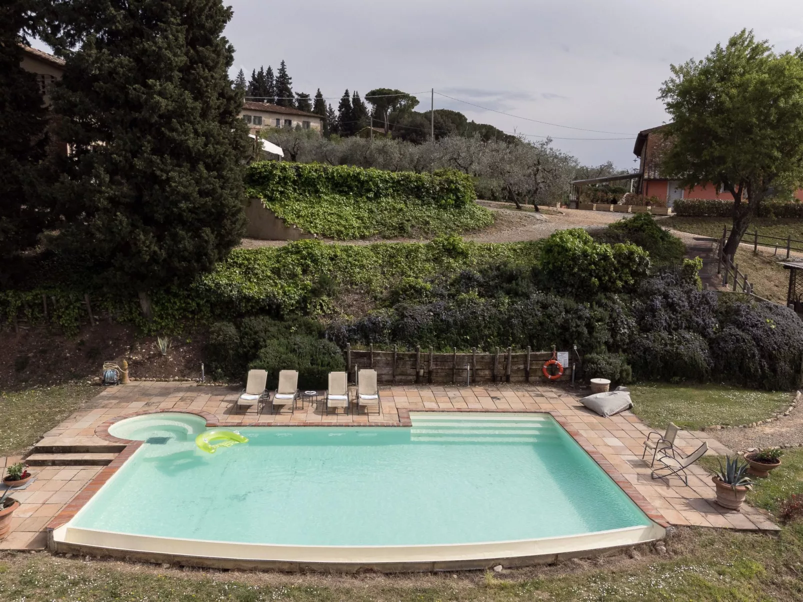 Willkommen in unserem kleinen Paradies-Draußen