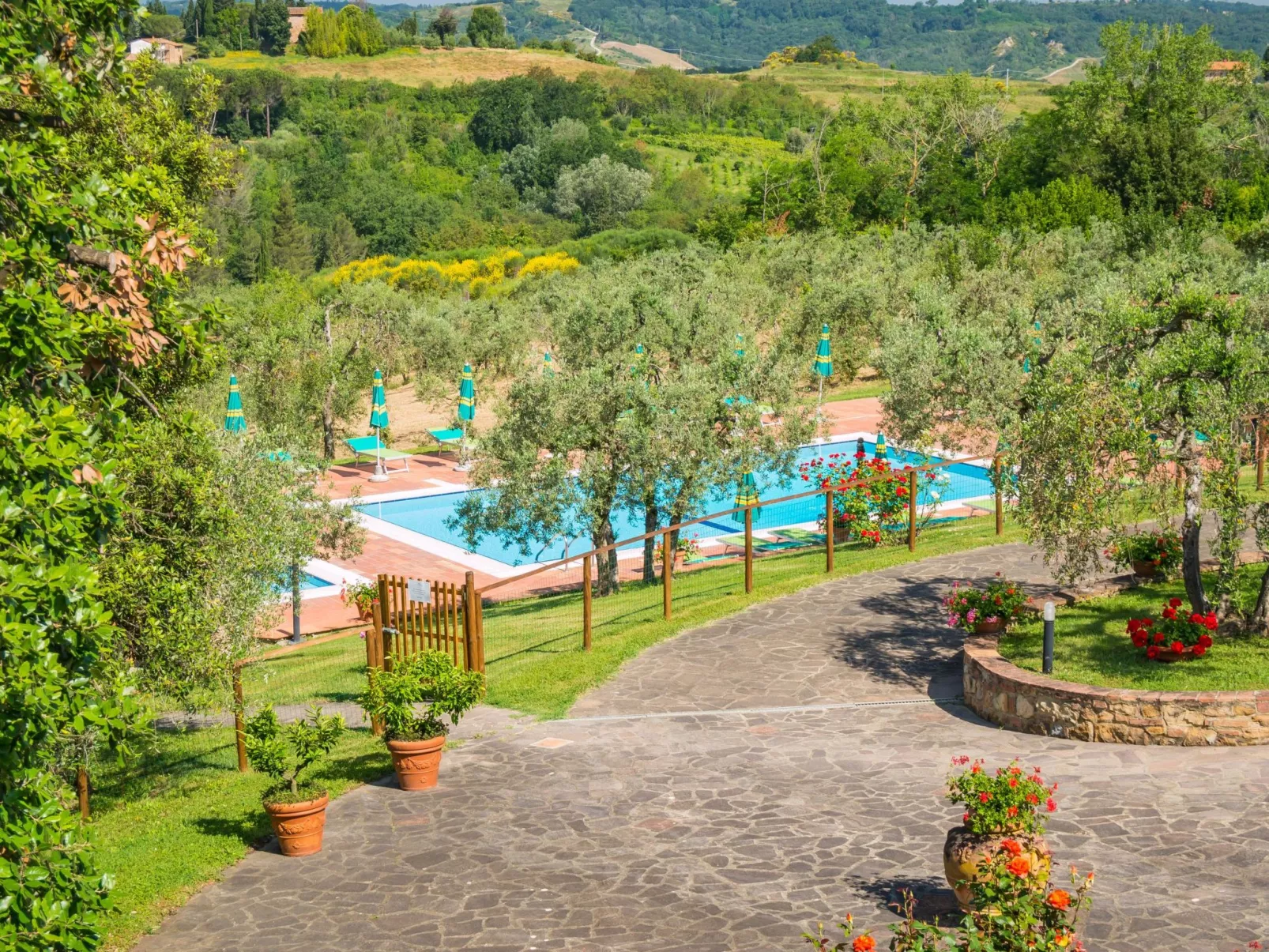 Drei-Zimmer-Wohnungen Borgo Collelungo auf zwei Etagen