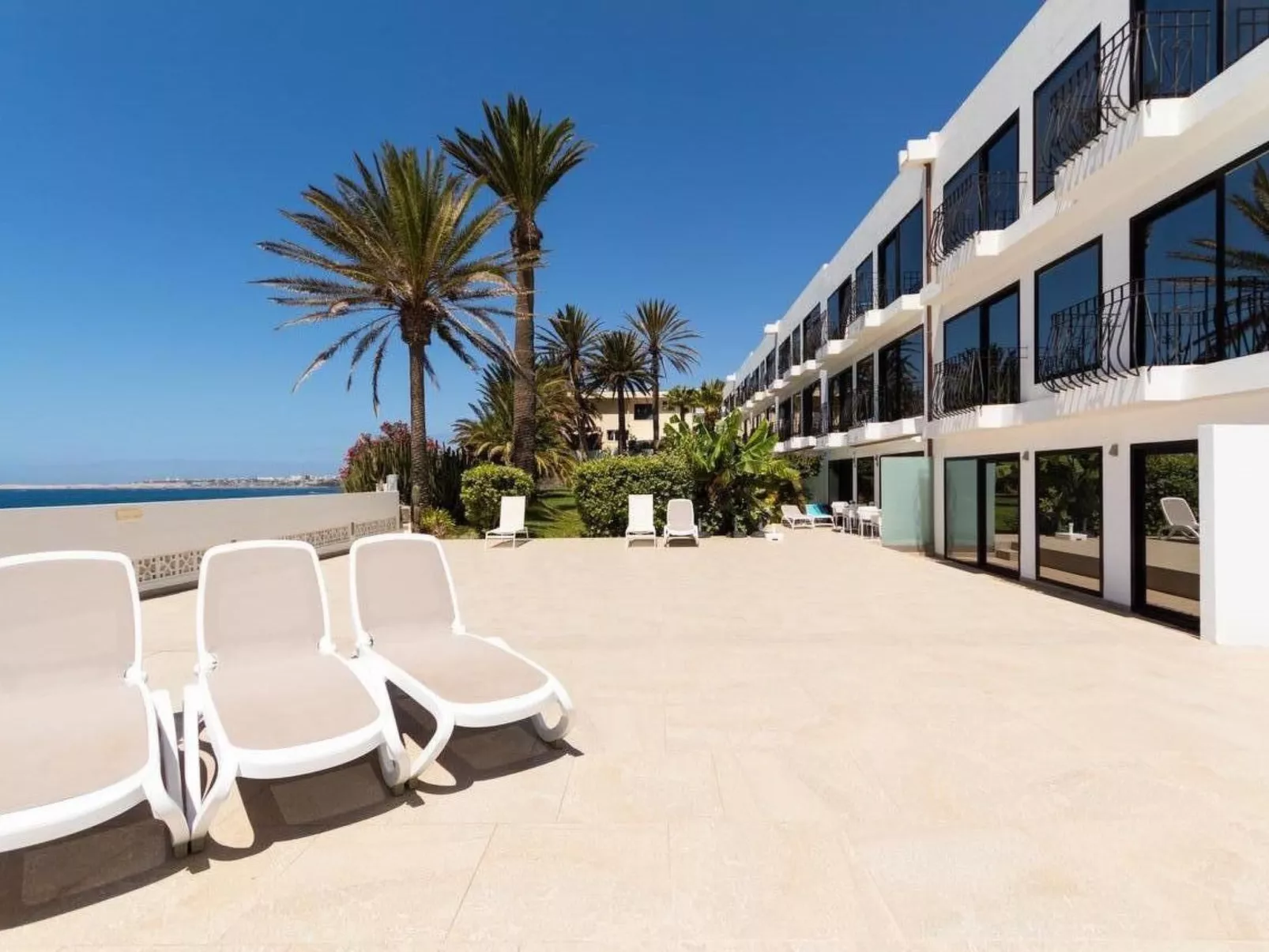 Wohnung mit Blick auf das Wasser-Outside