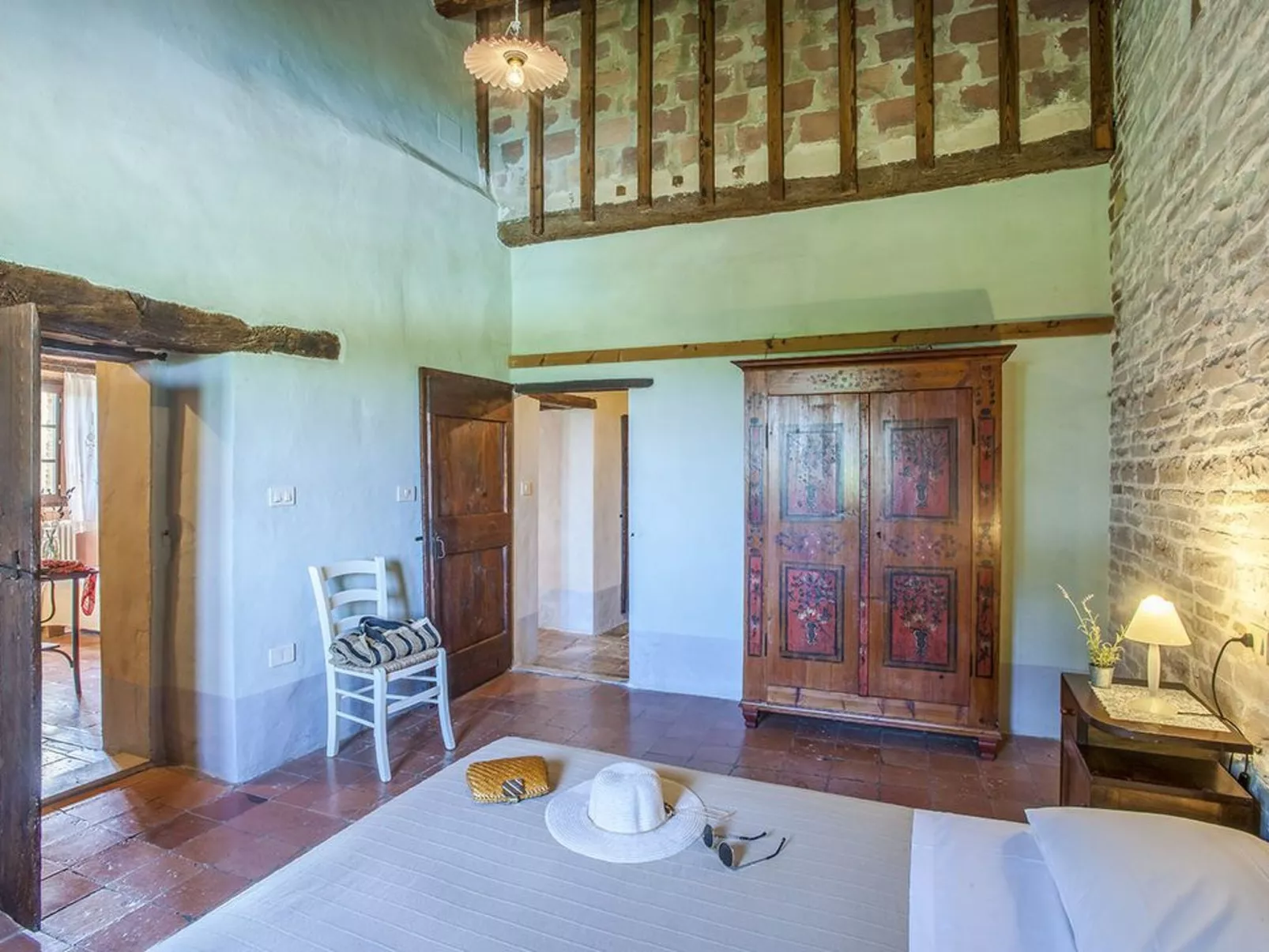 Ferienvilla 'Checello' mit privatem Pool-Drinnen