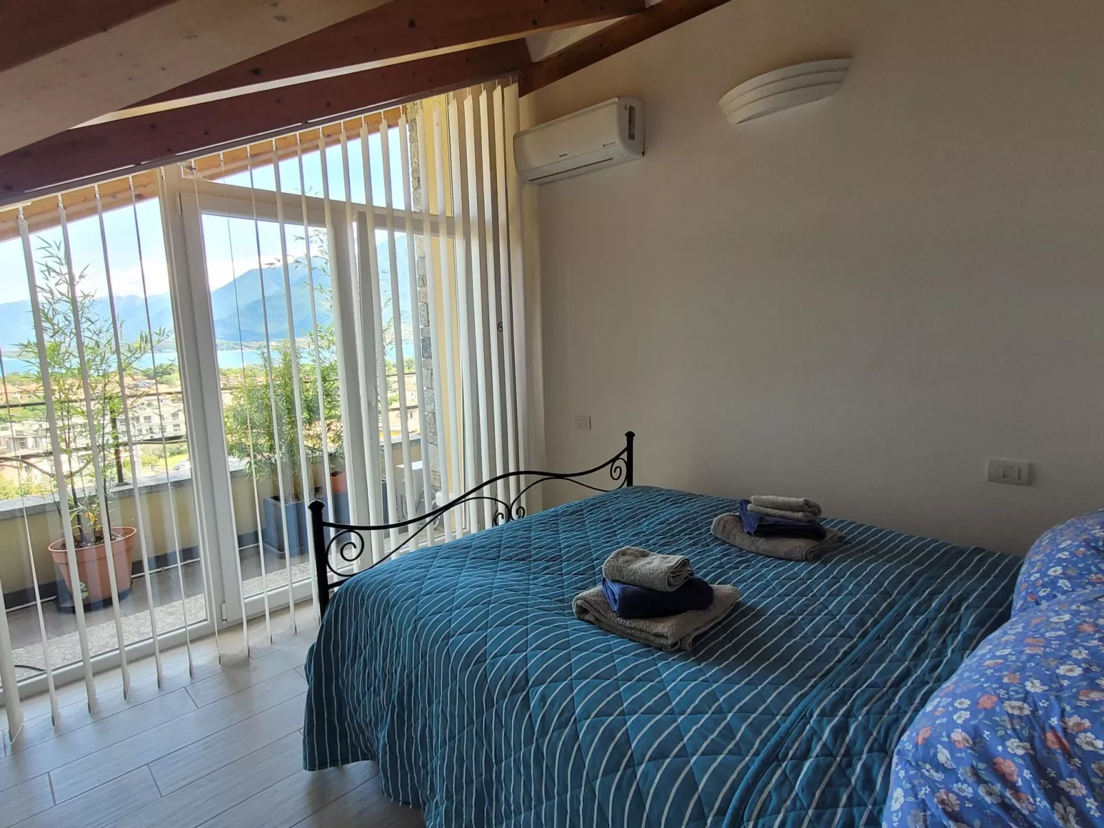 Domaso Surfview - schönes Ferienhaus-Drinnen