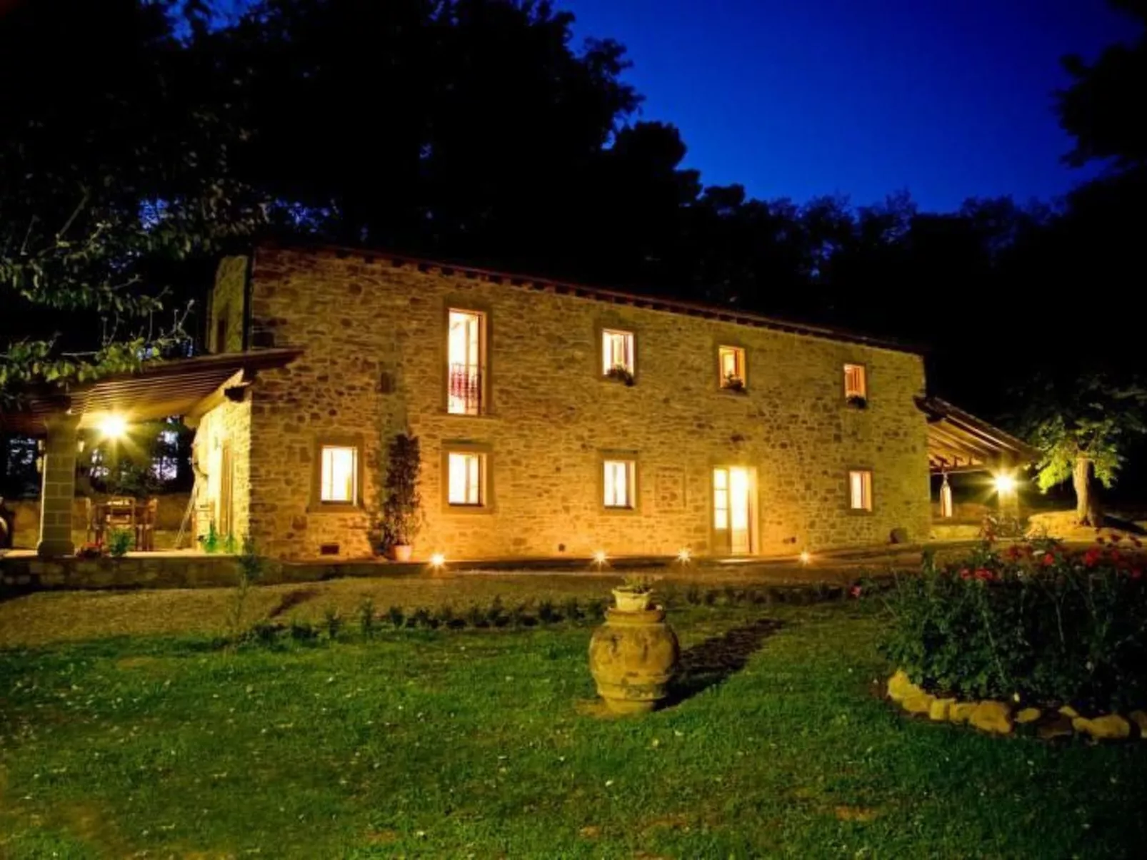 Villa Liz' Anwesen mit privatem Pool-Dehors