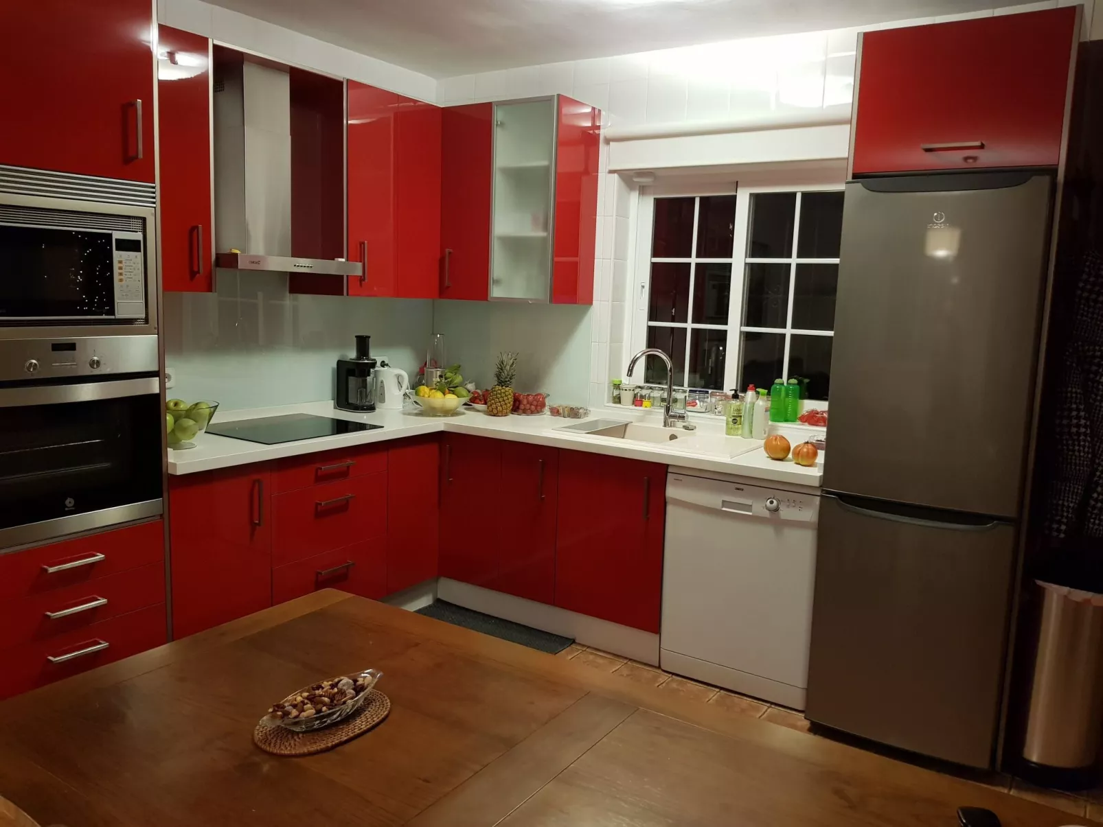 Schöne Villa mit Meerblick, großem Pool und Jacuzzi in Maro - Costa del Sol-Drinnen