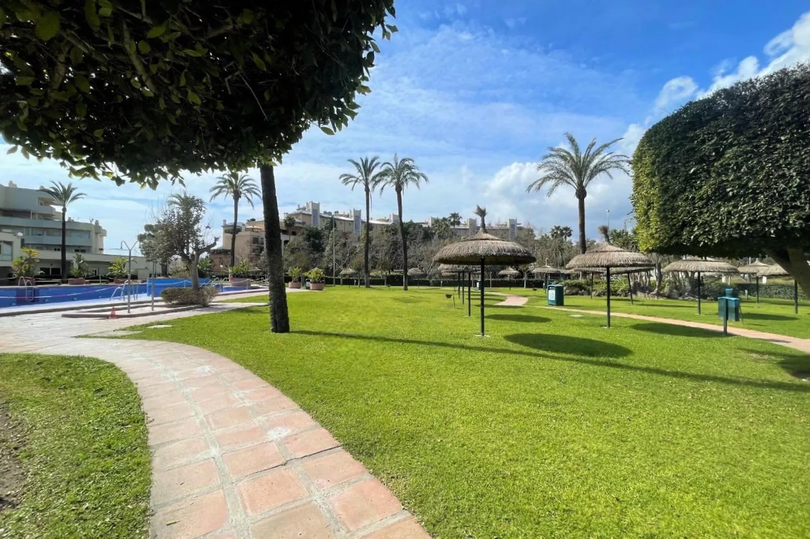 Apartamento con terraza panorámica en Playa Benalmádena-Gardens summer
