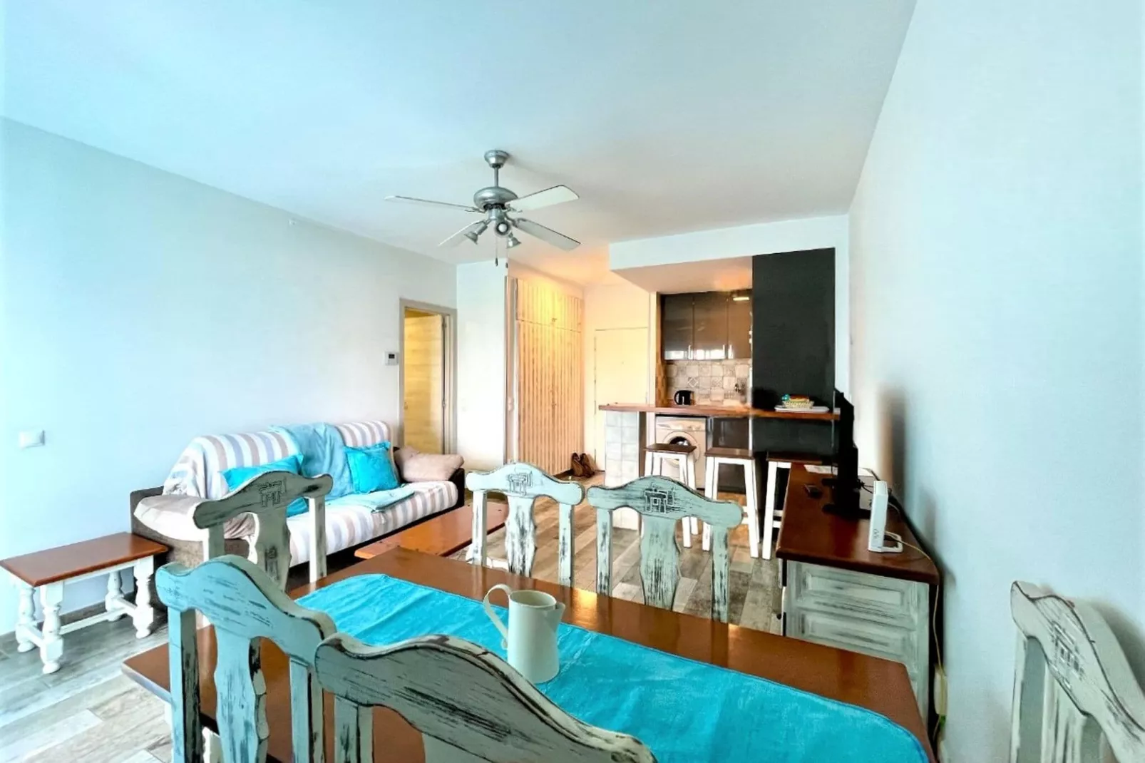Apartamento con terraza panorámica en Playa Benalmádena-Living room