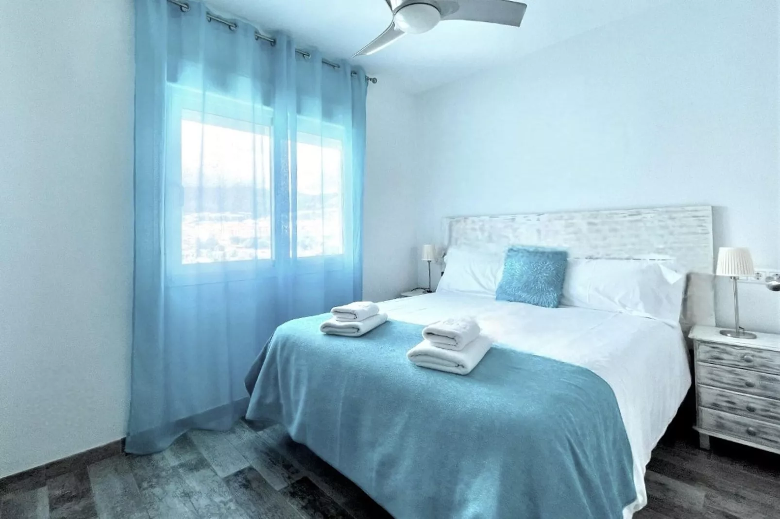 Apartamento con terraza panorámica en Playa Benalmádena-Bedroom