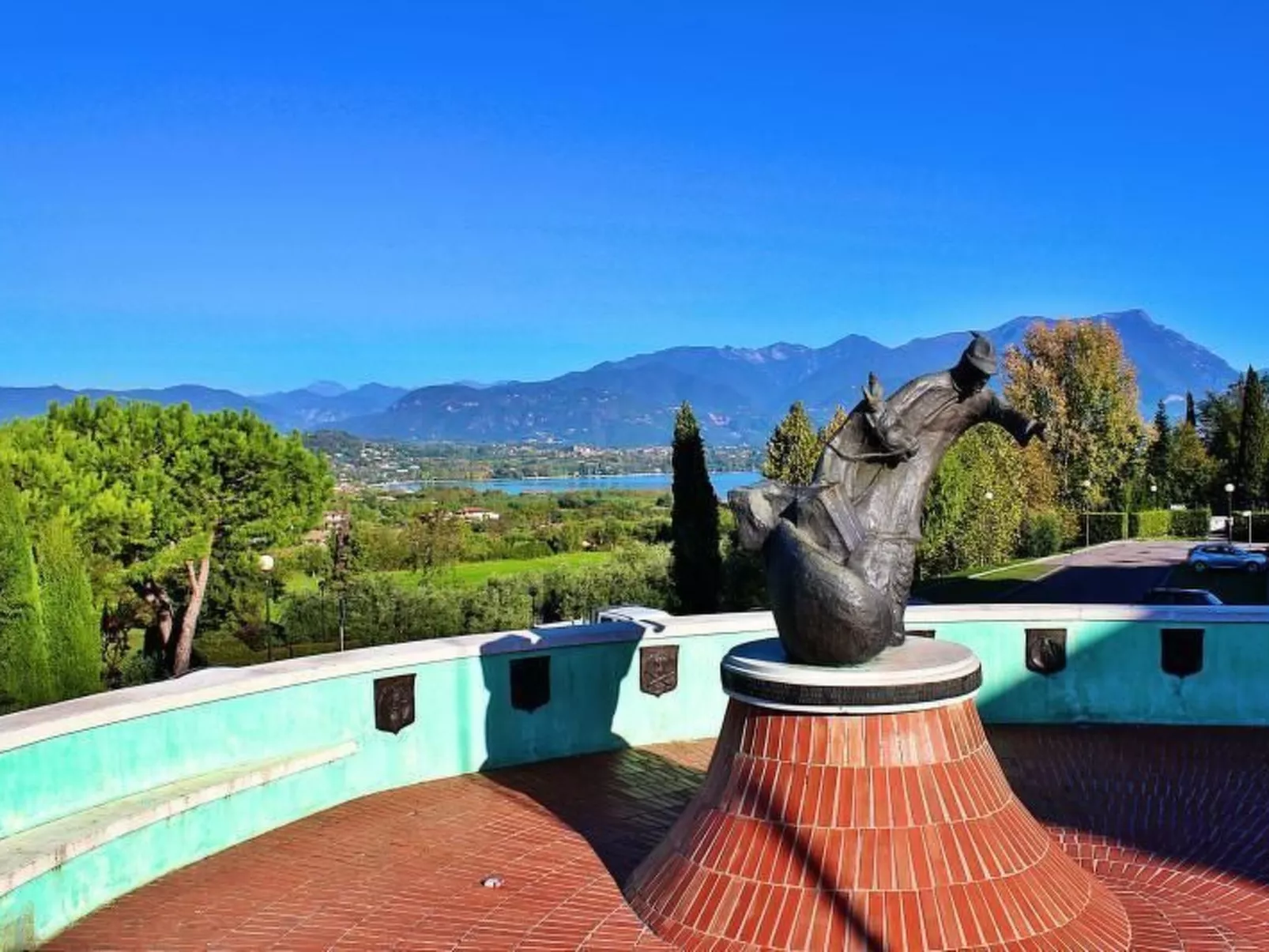 Angenehme Wohnung in Solarolo mit Parkplatz-Draußen
