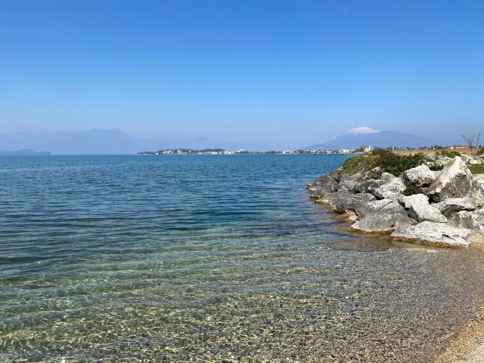 Schönes Studio-Apartment - Pool und Balkon-Draußen