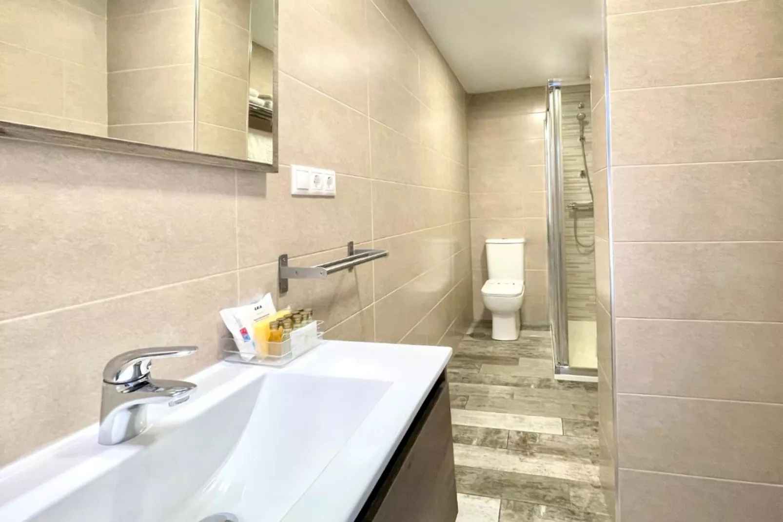 Apartamento con terraza panorámica en Playa Benalmádena-Bathroom