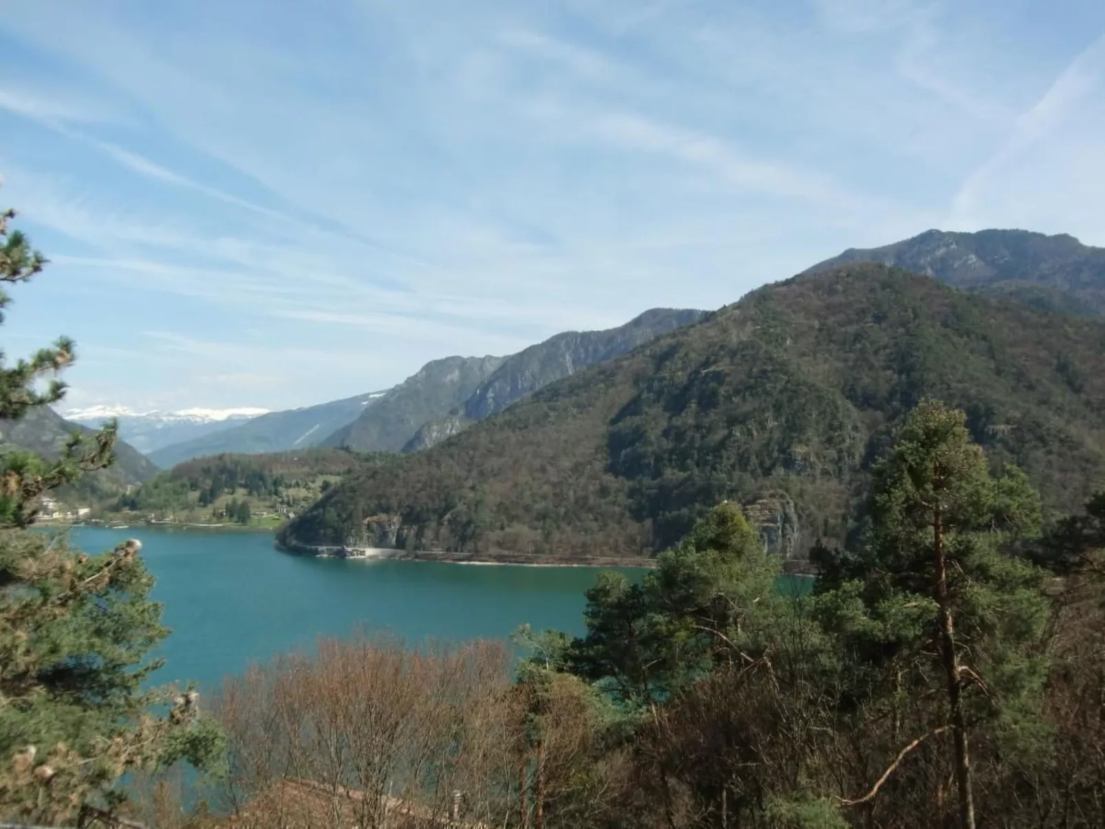 Wohnung im ersten Stock mit schönem Seeblick-Outside
