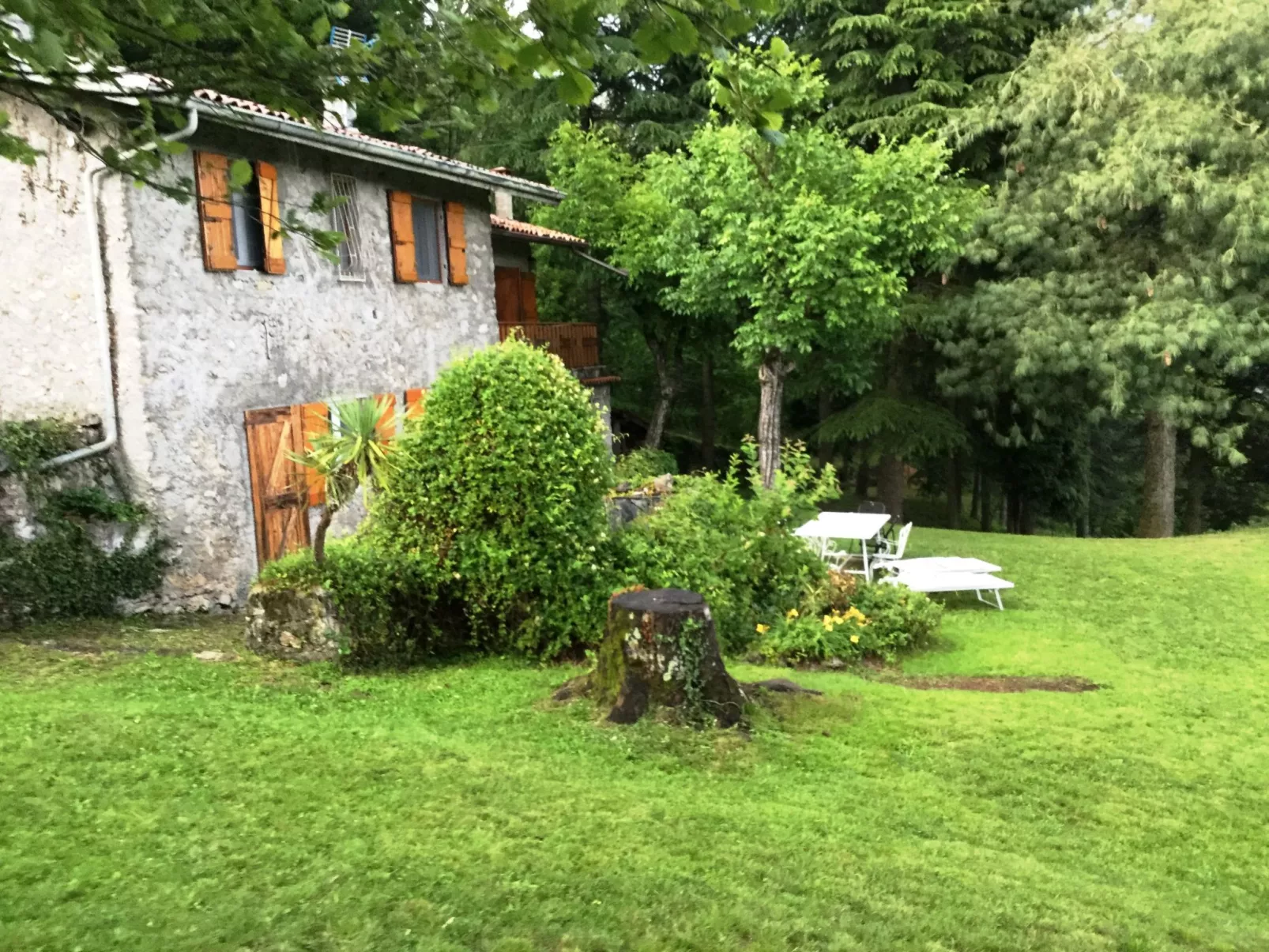 In Panoramalage in Solto Collina-Dehors