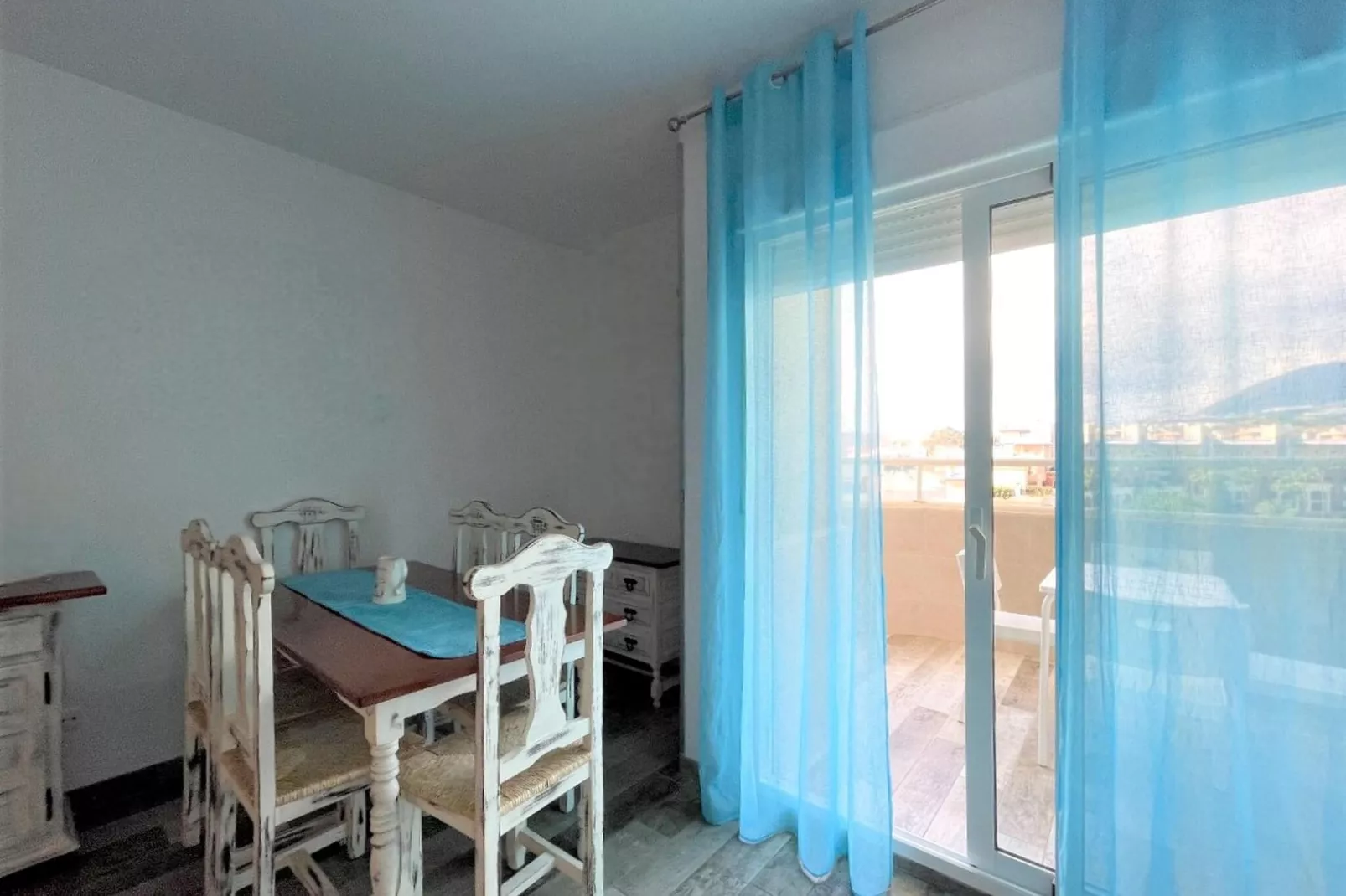 Apartamento con terraza panorámica en Playa Benalmádena-Living room