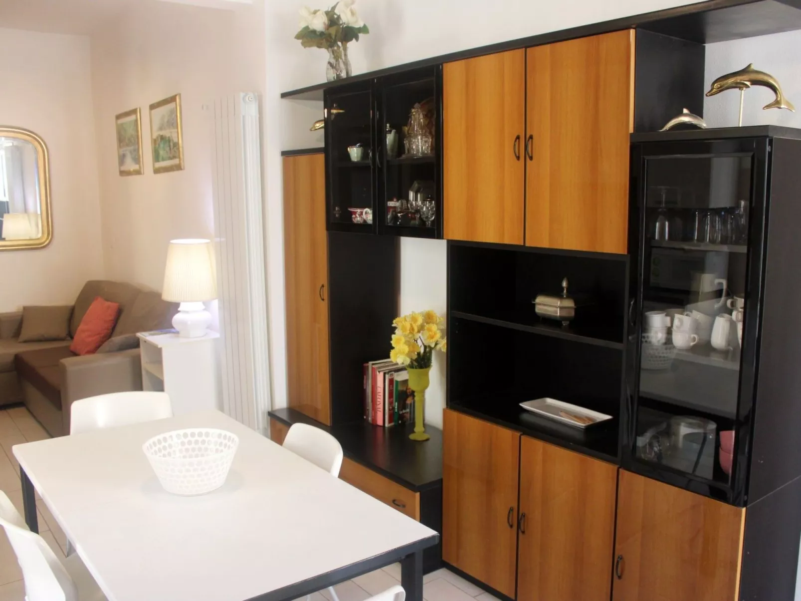 Sehr zentral mit Parkmöglichkeit