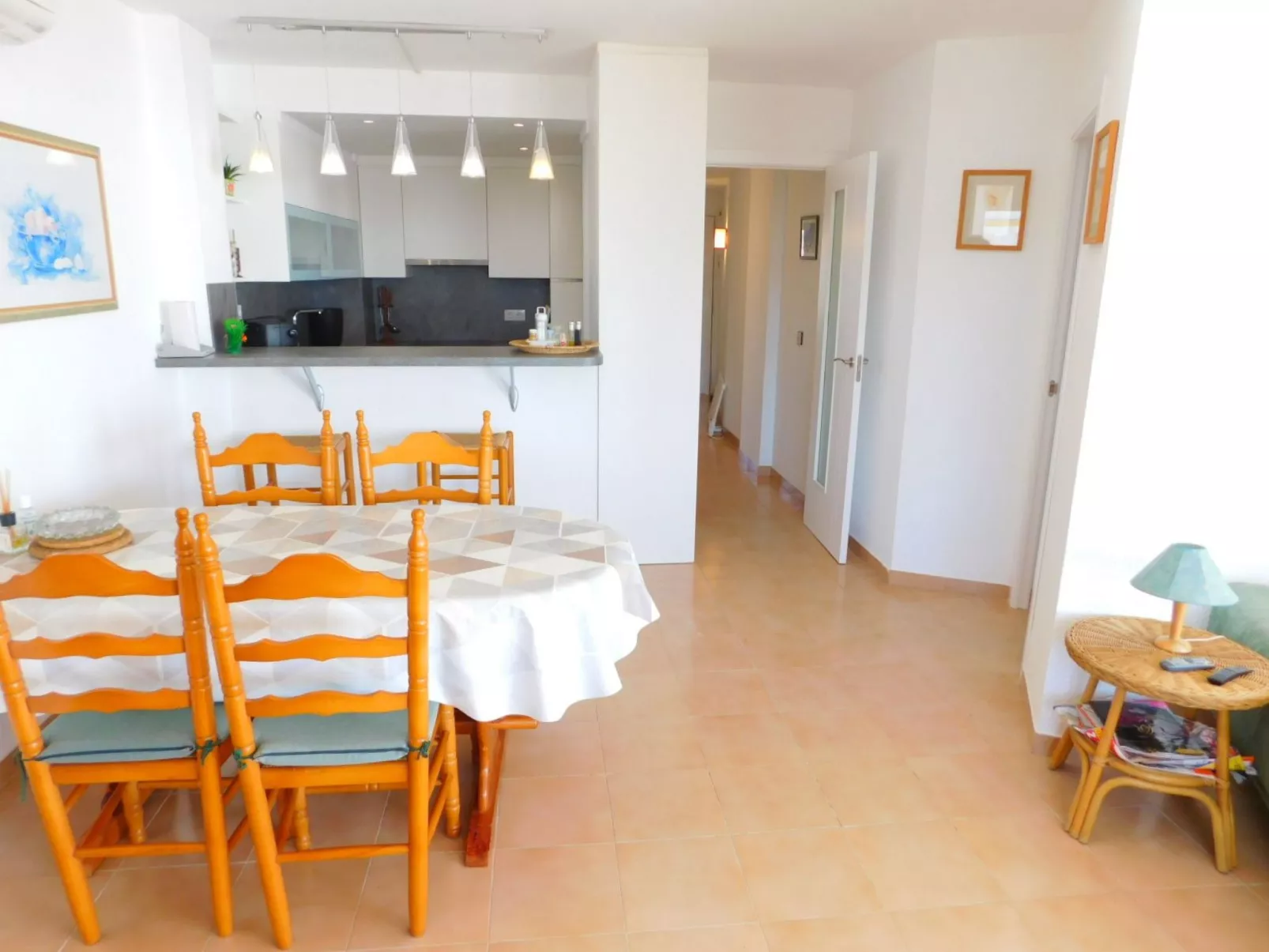 Mit großer Terrasse und Parkplatz in Salatar, Roses-Inside