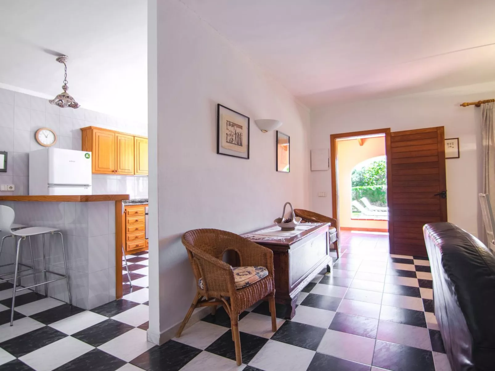 Finca mit Garten, Grill und Terrasse - Dedans