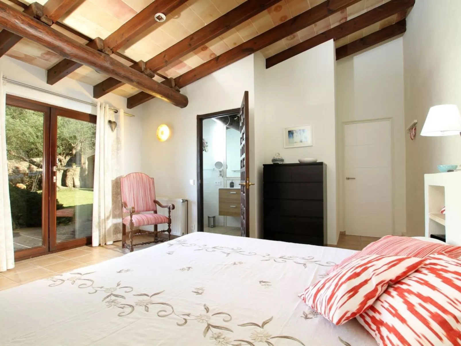 Villa Llop. Wunderschöne moderne Villa mit Sauna-Image-tags.info