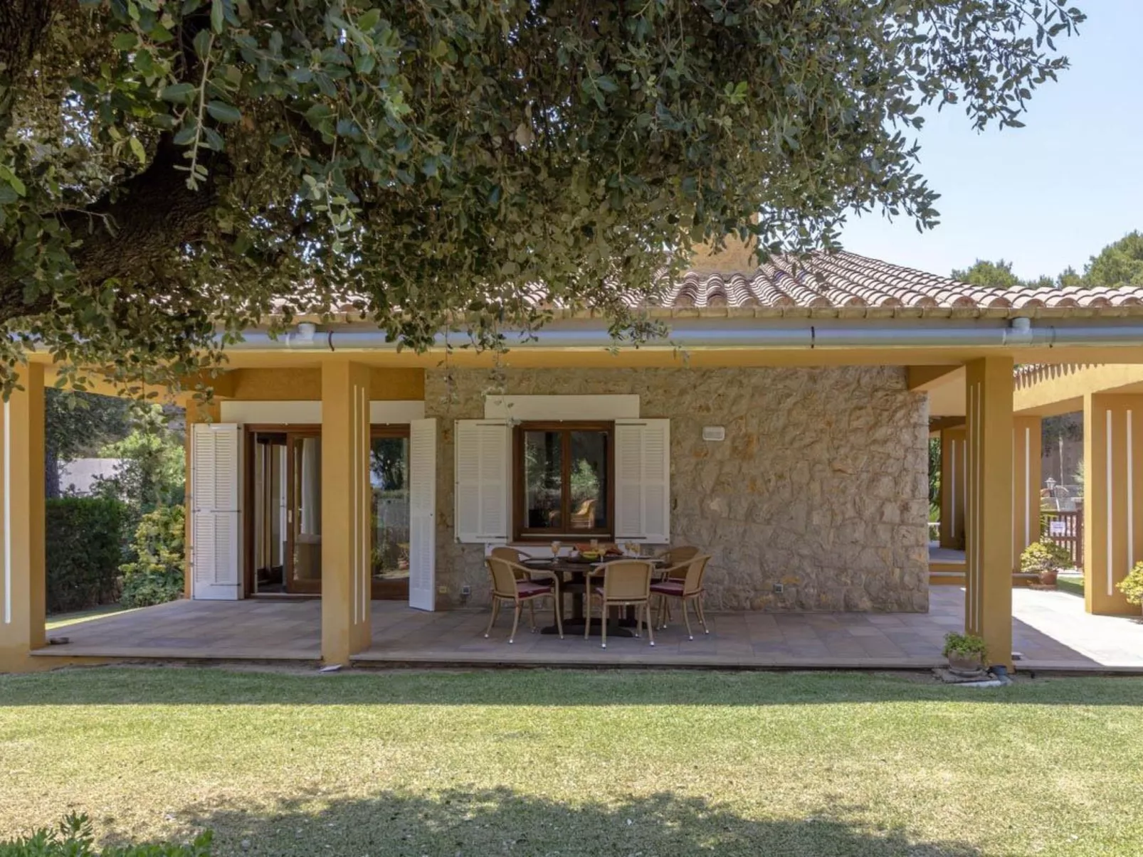 Vila Formosa Cala Sant Vicenç-Outside