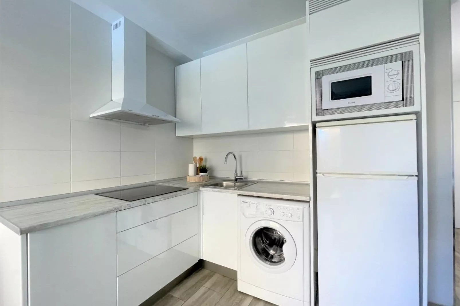 Apartamento con terraza y vistas a playa Benalmádena-Küche