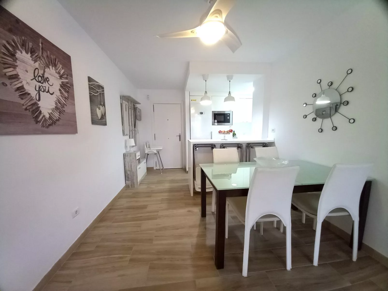 "Lagos de Miramar Deluxe-Drinnen