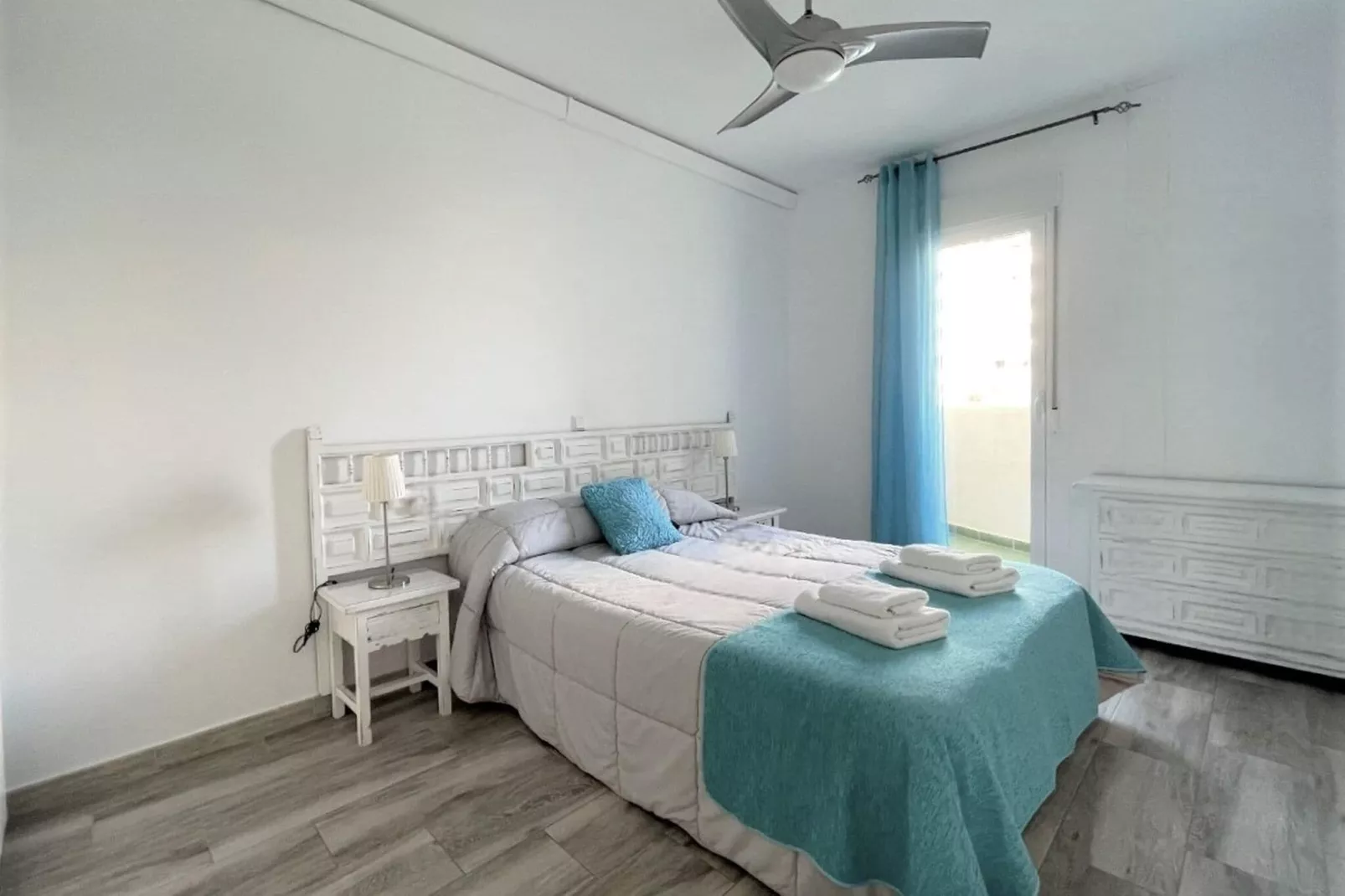 Apartamento con terraza y vistas a playa Benalmádena-Schlafzimmer