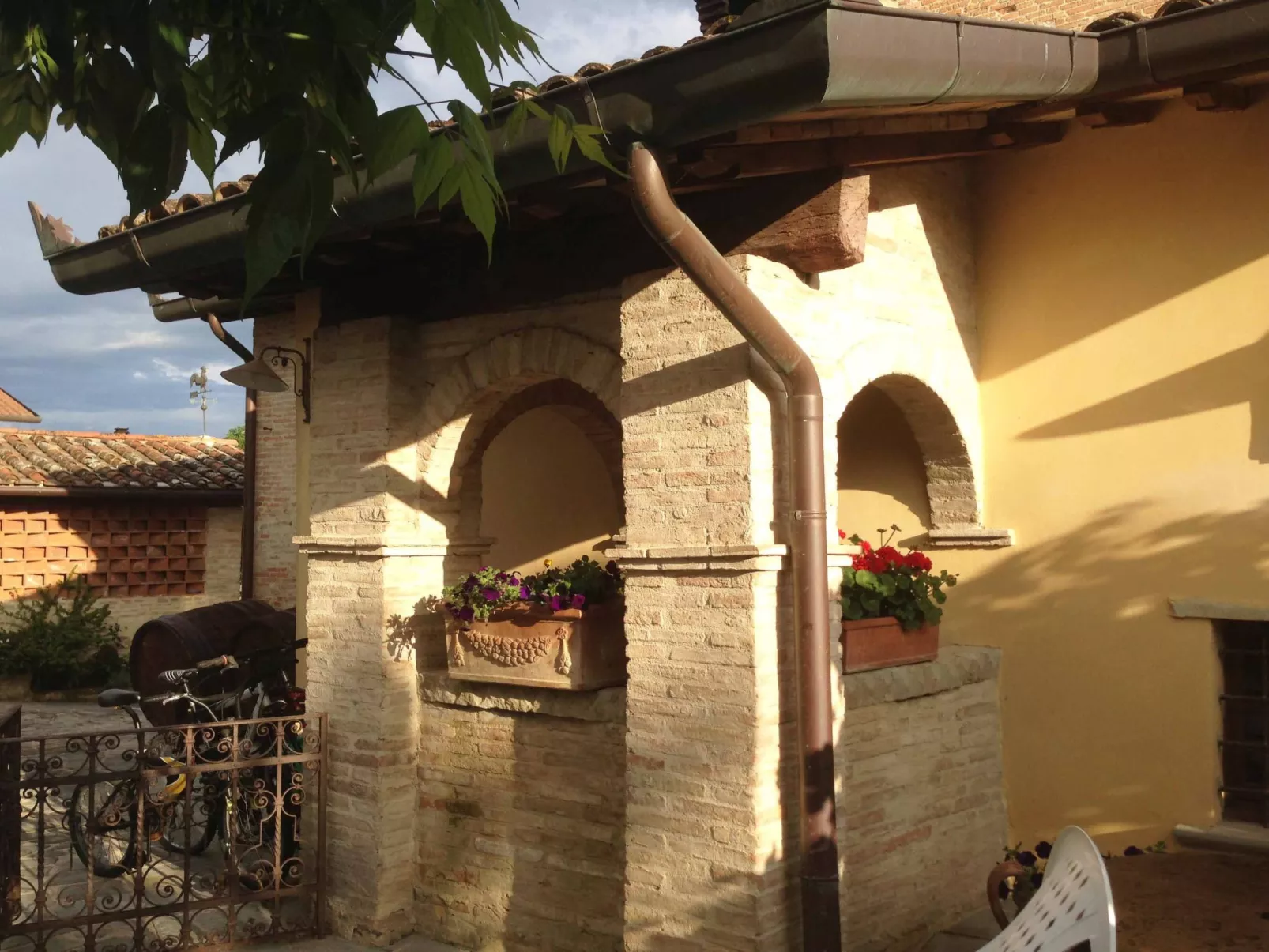 Altes Kloster und eleganter Landsitz-Outside