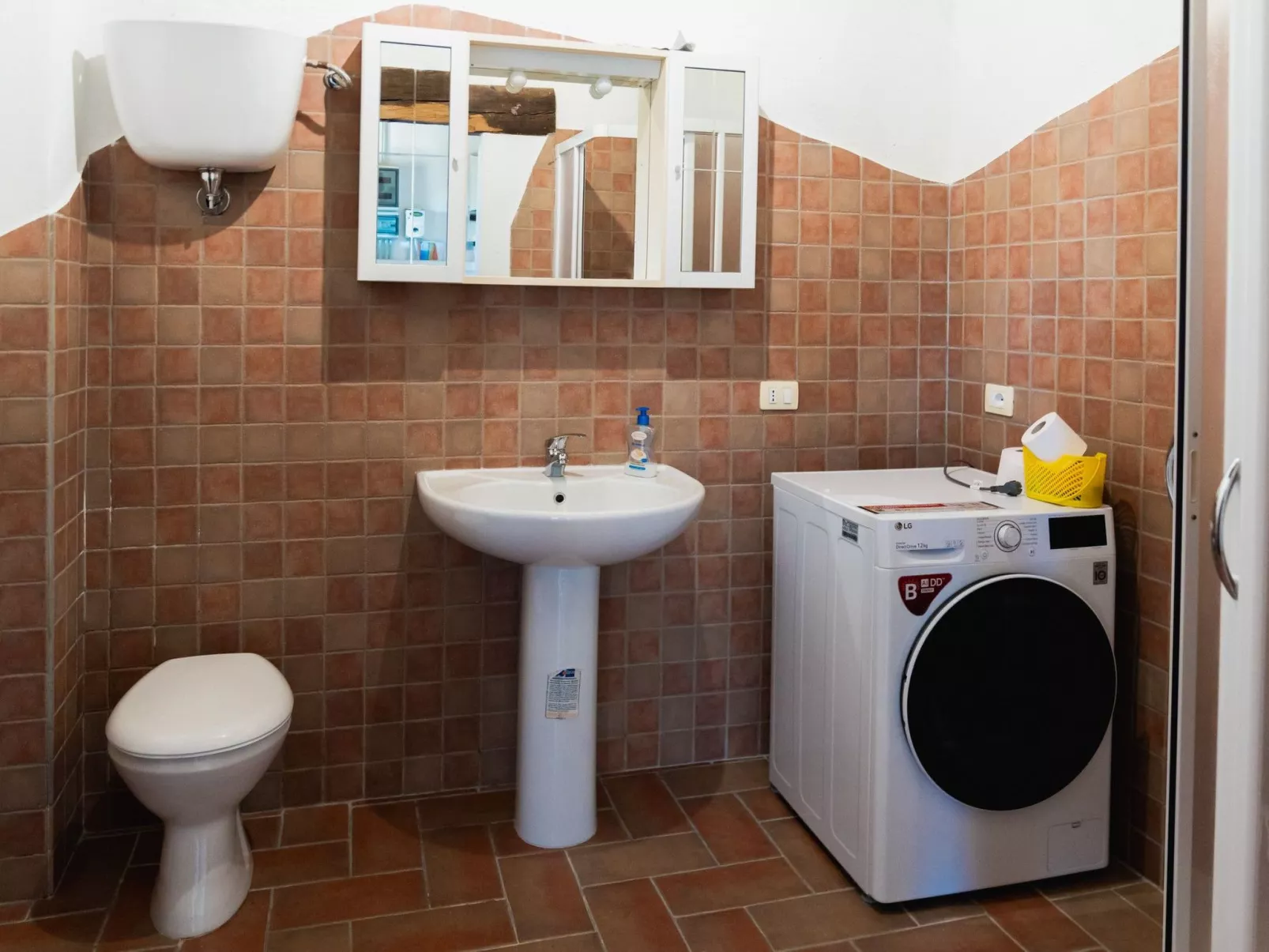 Ca Quattrocchi, Marcheholiday-Drinnen