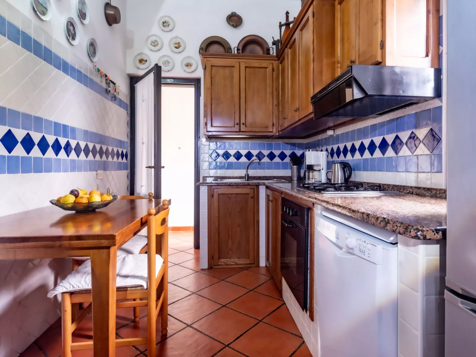 Herrliche freistehende Villa mit Meerblick und nur wenige Gehminuten vom Strand-Drinnen