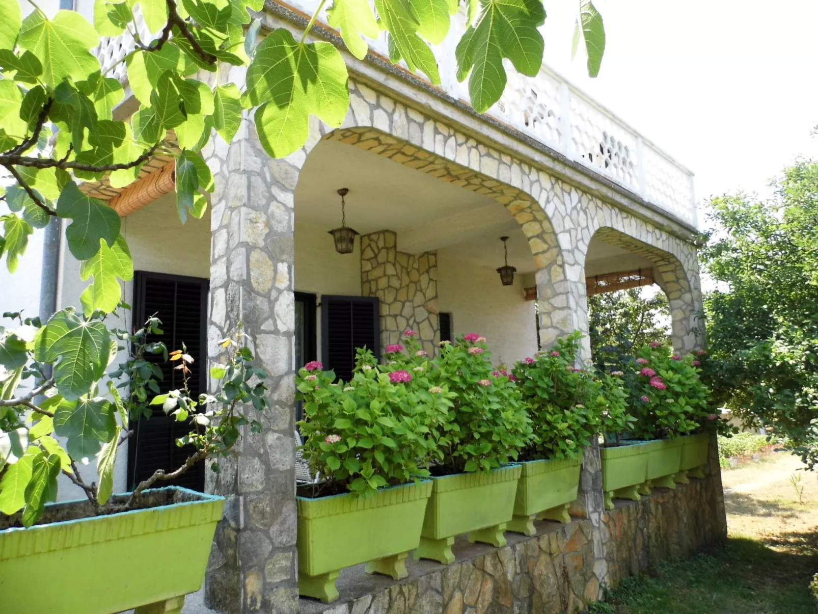 Schöne, gemütliche Ferienwohnung "Mira B" mit Garten-Draußen