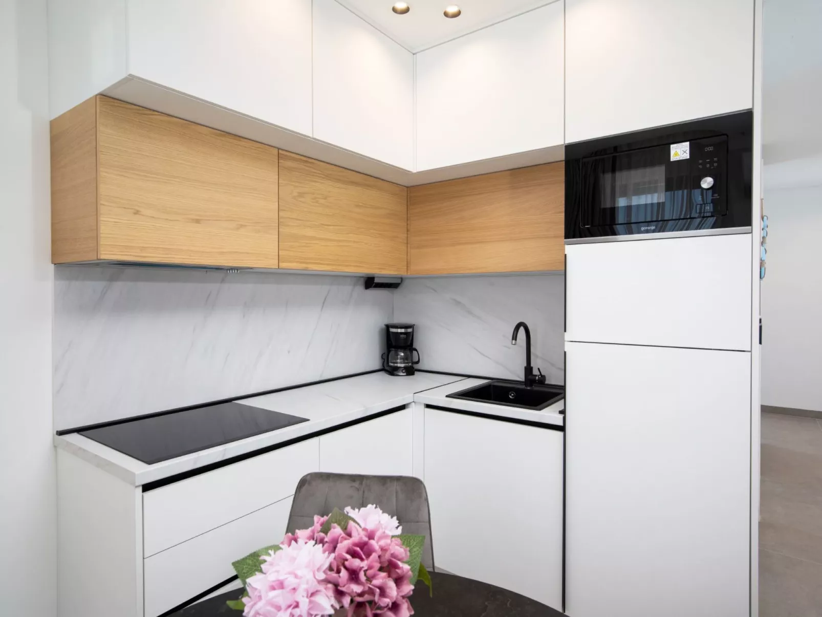 Amore Bijeca - B4-Inside