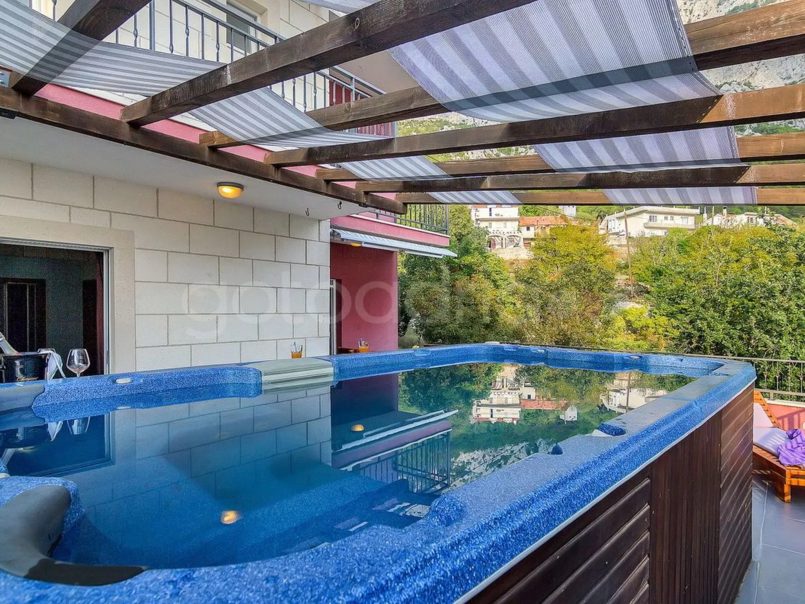 Mit Whirlpool-Outside