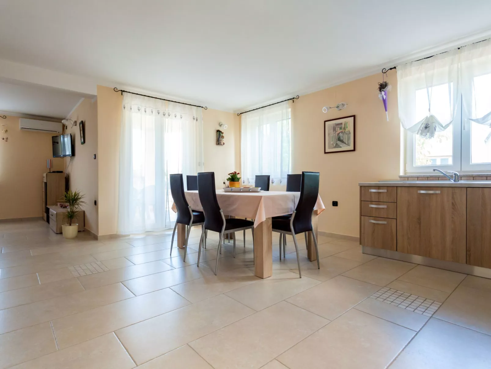 In der Nähe des Meeres, schöne und moderne Wohnung-Drinnen