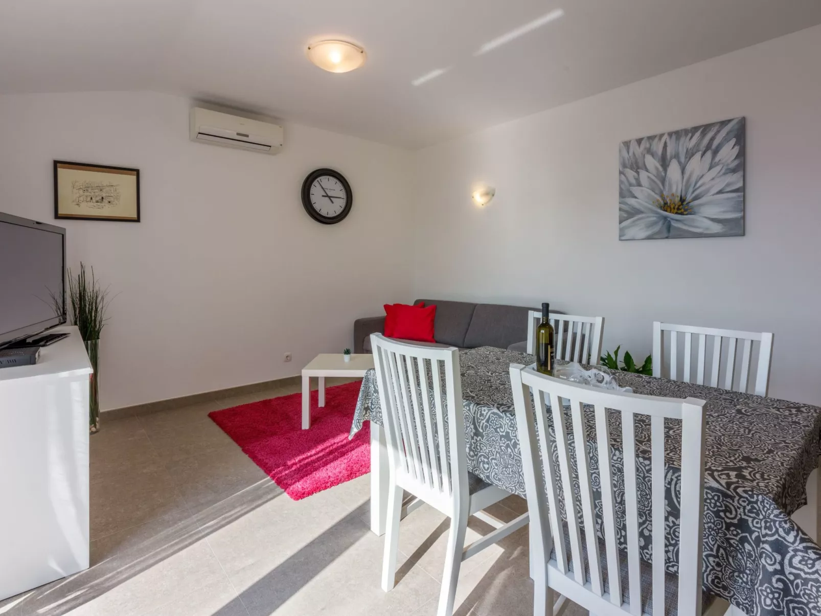 Wohnung mit Panoramablick aufs Meer-Drinnen