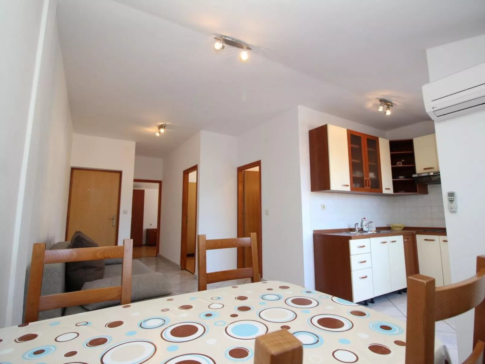 In Baška mit Eigenem Balkon-Drinnen