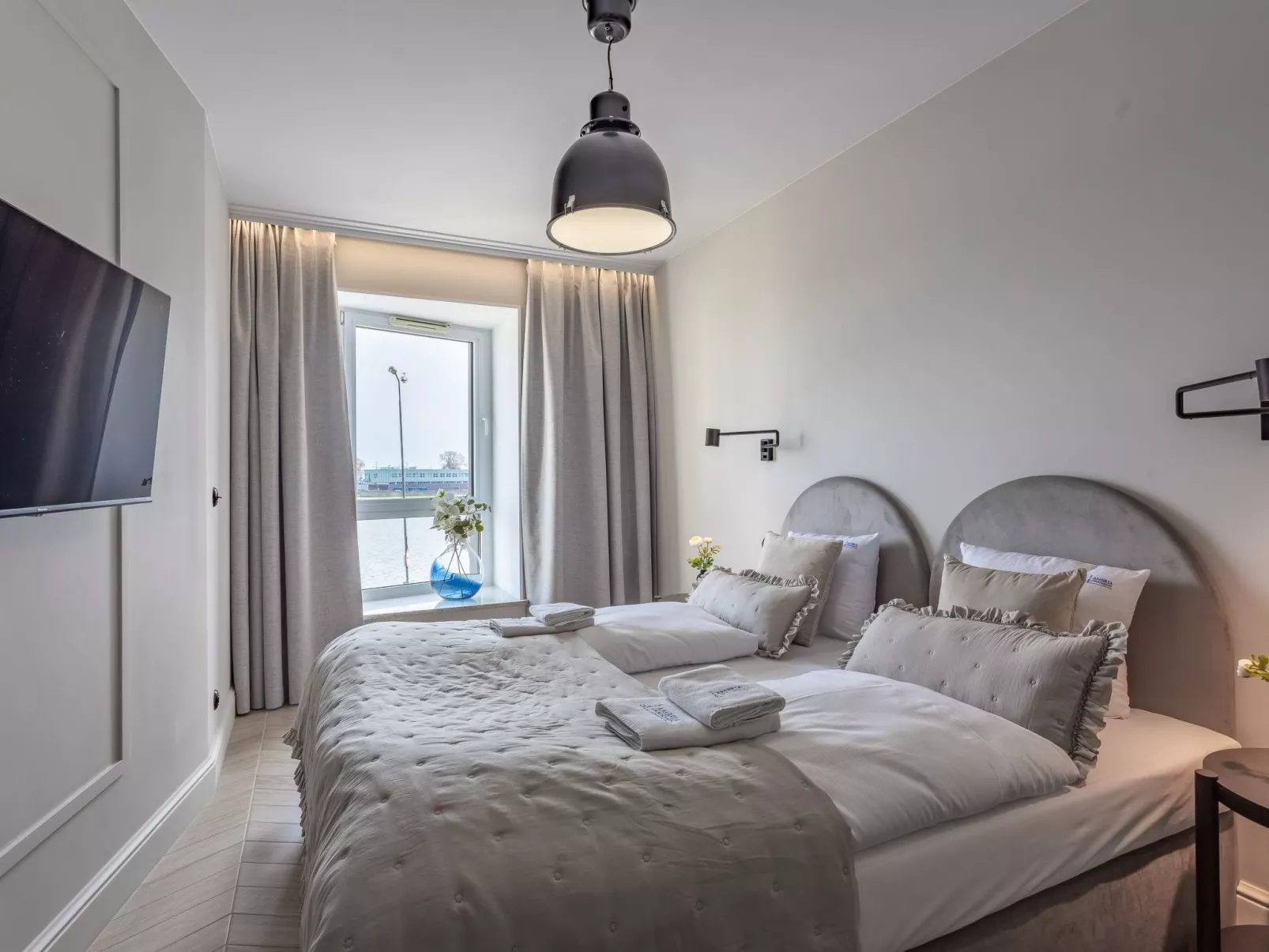 Concha mit Blick auf den Hafen-Image-tags.info