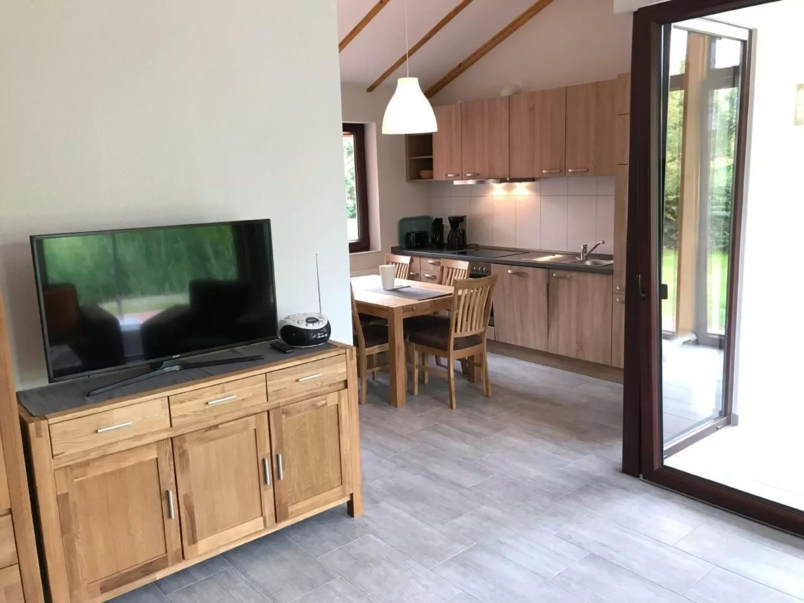 E17 Ferienhaus mit Wintergarten und Terrasse-Inside