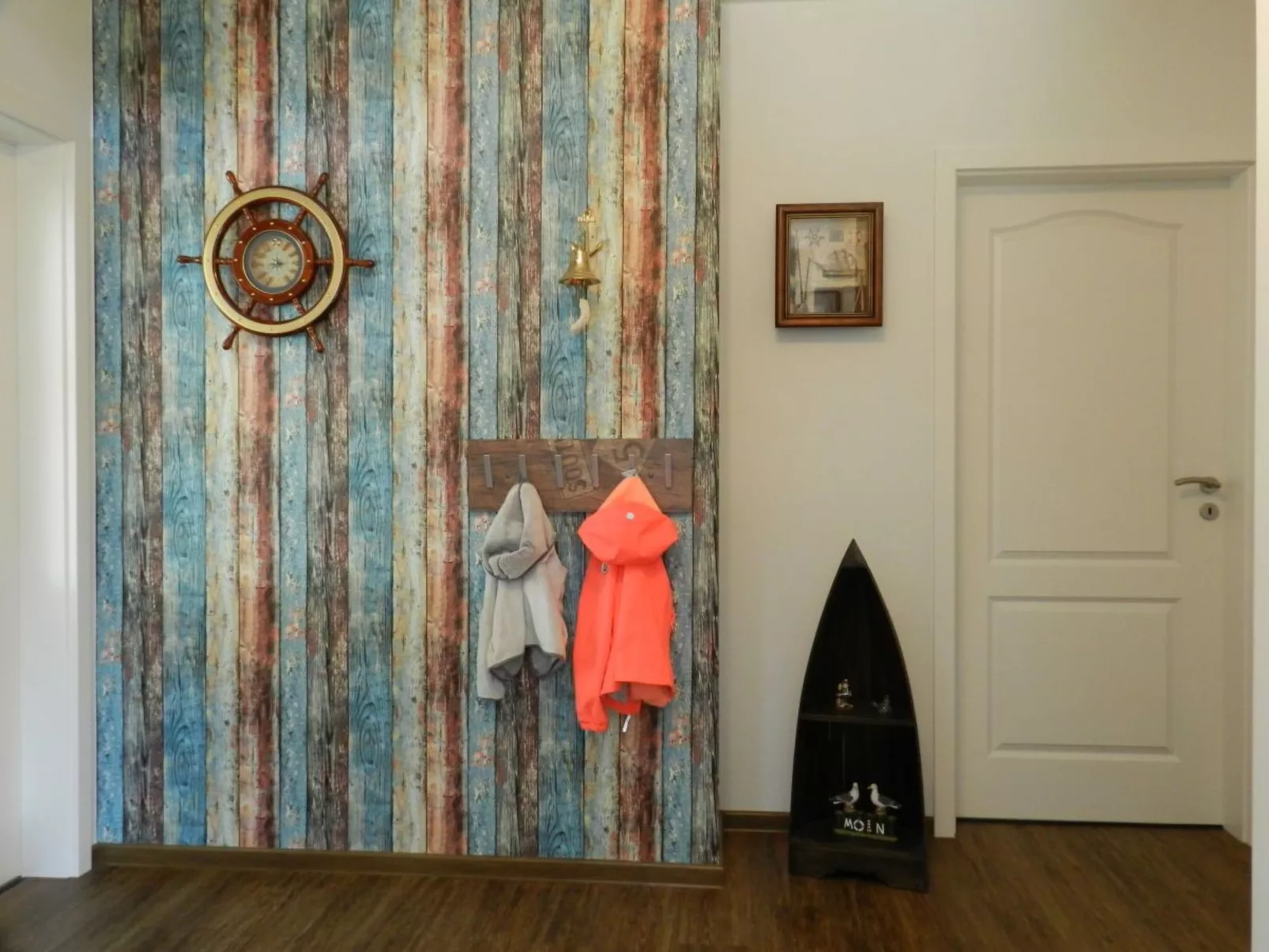 In Burhave mit Kleinem Garten-Drinnen