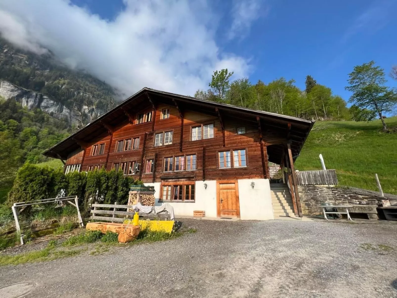 House in the Clouds-Dehors