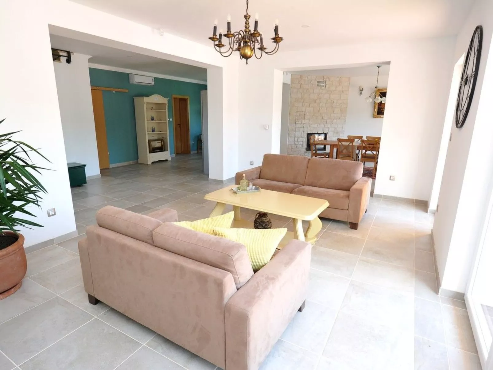 Alleinstehendes Ferienhaus mit Swimmingpool-Image-tags.info