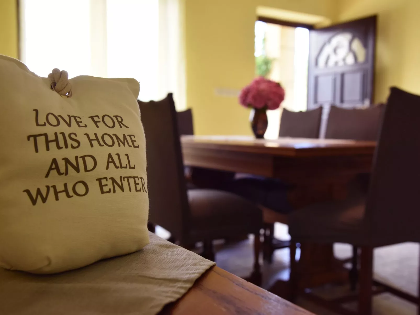 Hütte mit Garten, Grill und Terrasse-Outside