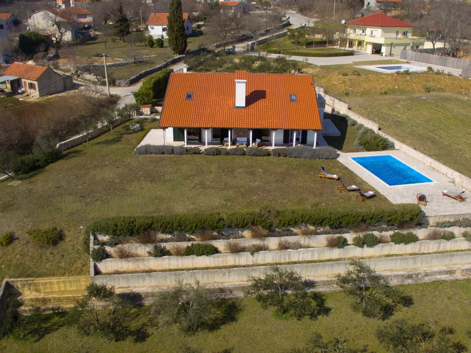 Ferienvilla mit Garten, Grill und Terrasse