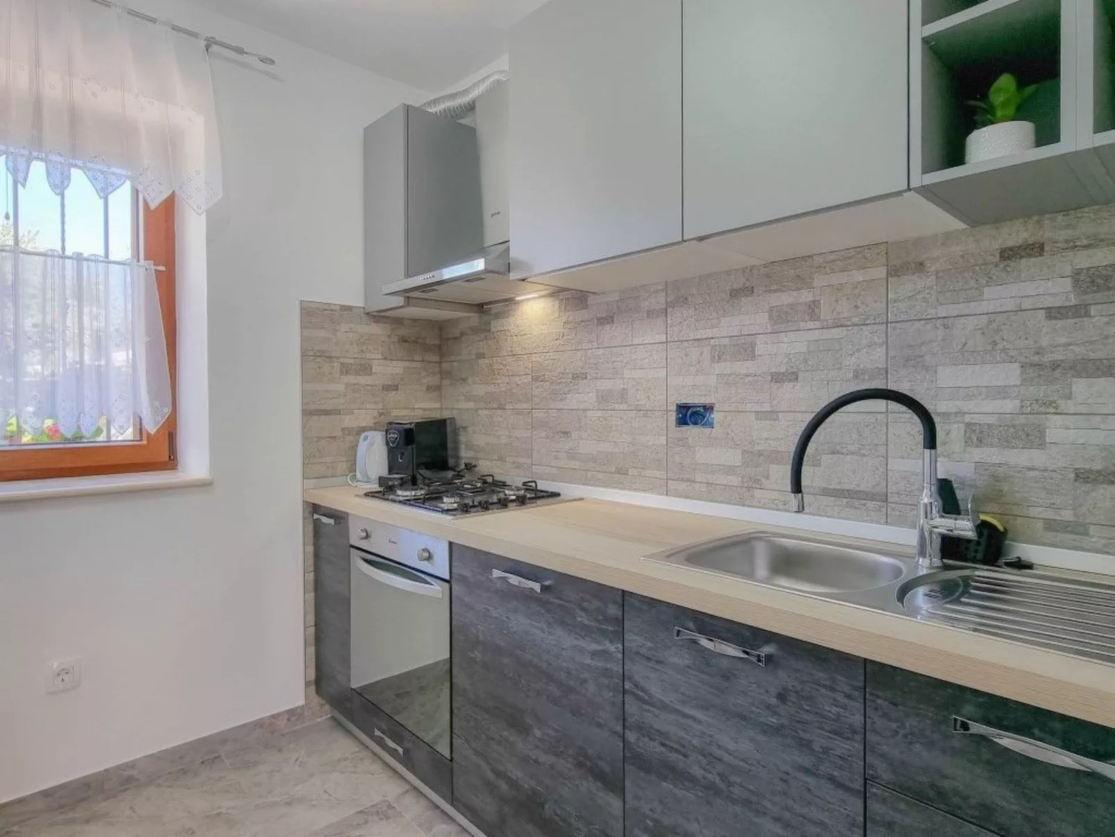 Für 3 Personen ca. 40 m&sup2; in Novigrad, Adriaküste Kroatien (Westküste von I-Inside