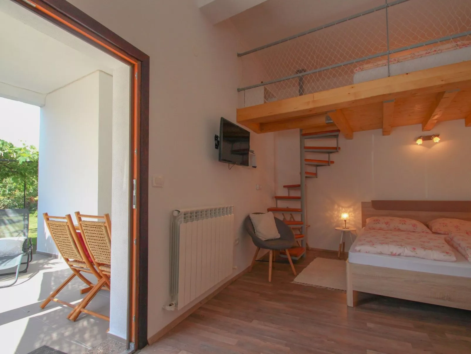 Wohnung "Lana" mit Terrasse-Drinnen