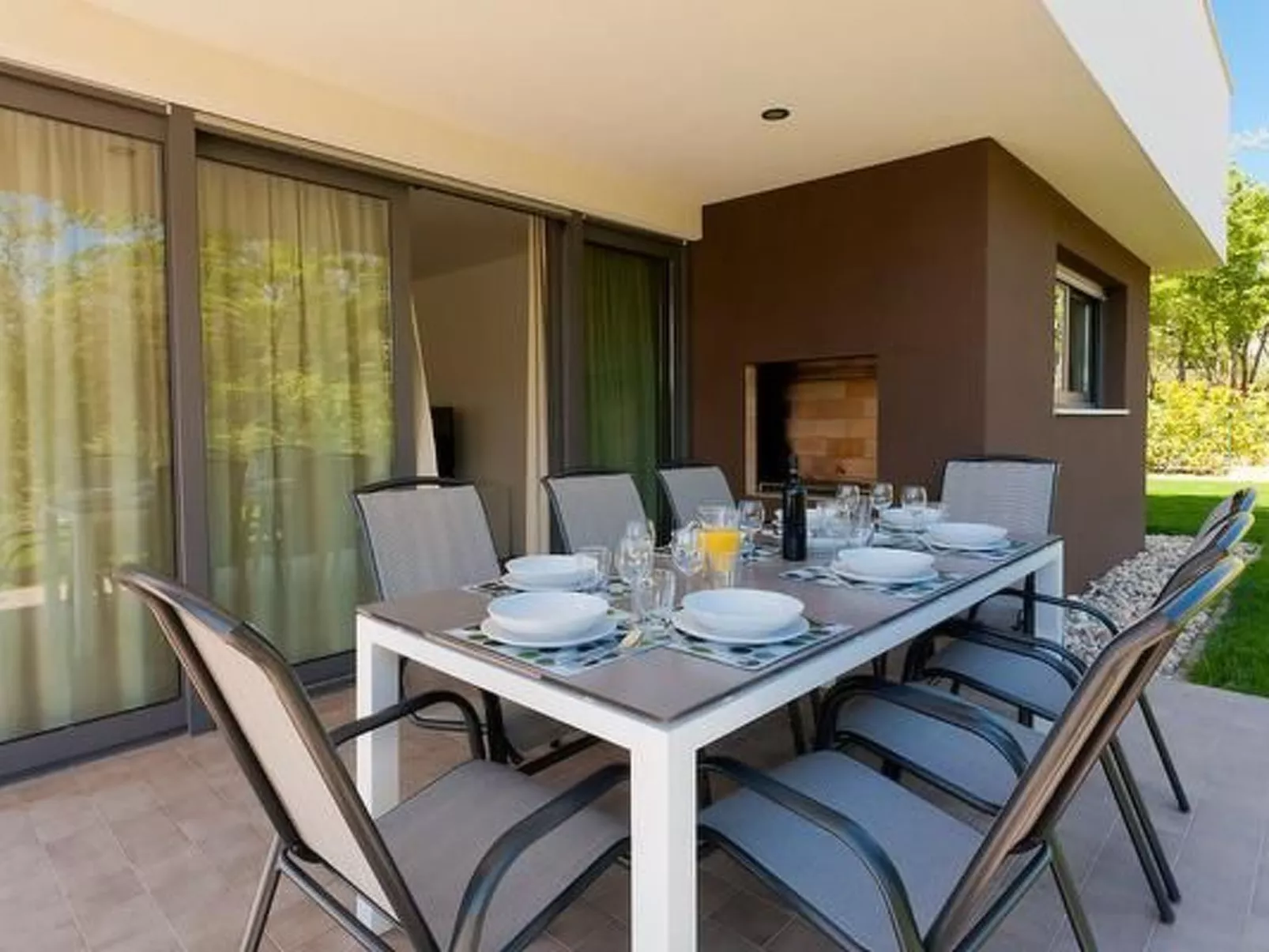 Designvilla mit Dachterrasse und Panoramablick-Outside