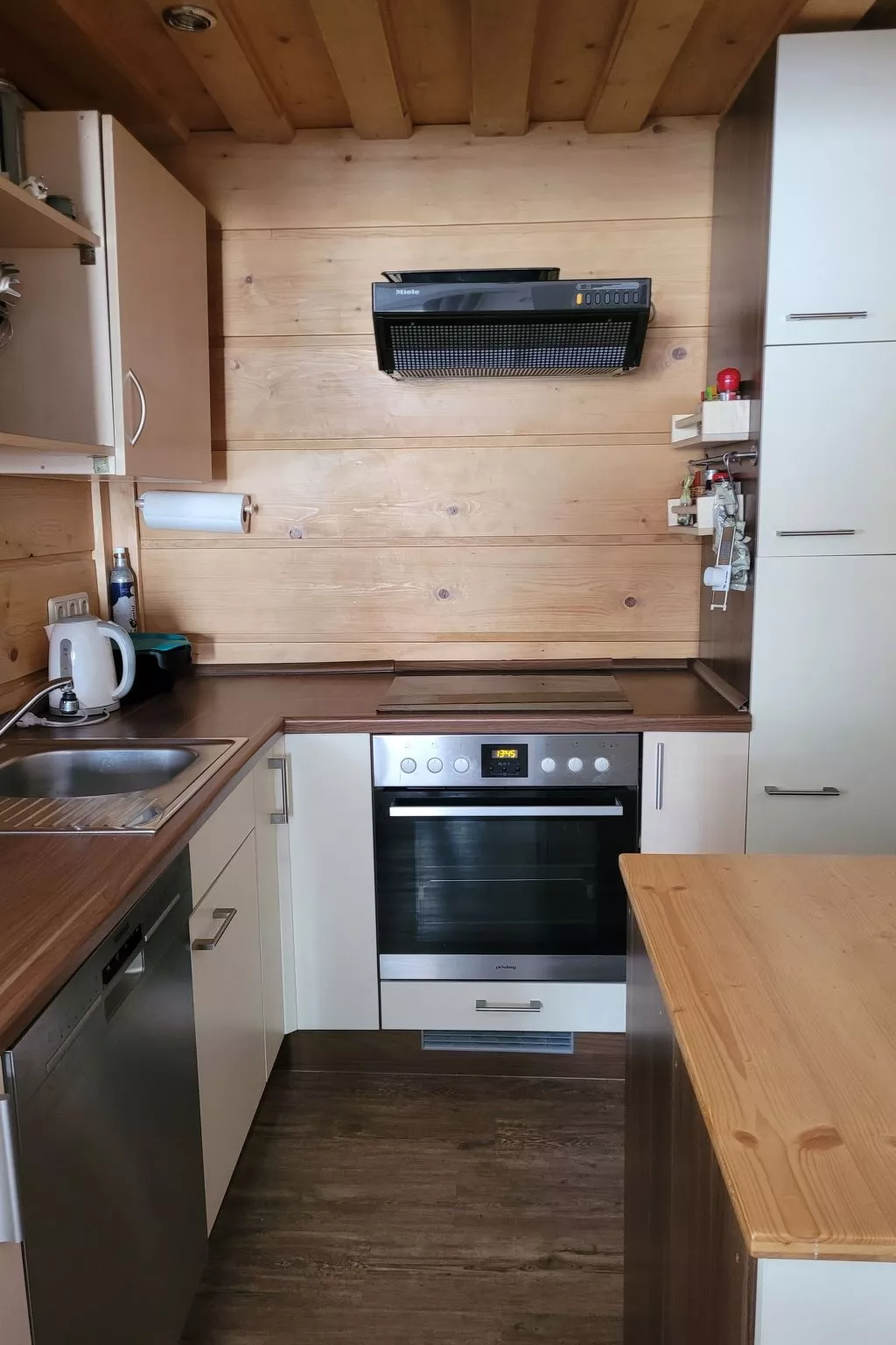 Bergwiese mit Balkon-Inside