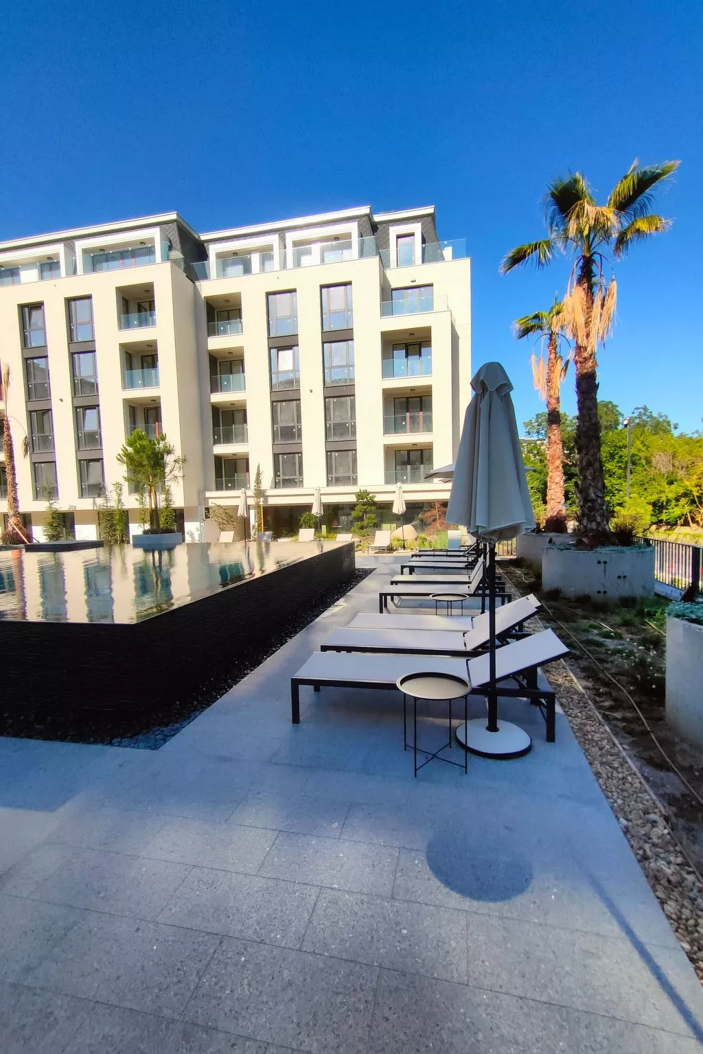 Studio "Allure Varna" mit Infinity-Pool-Draußen