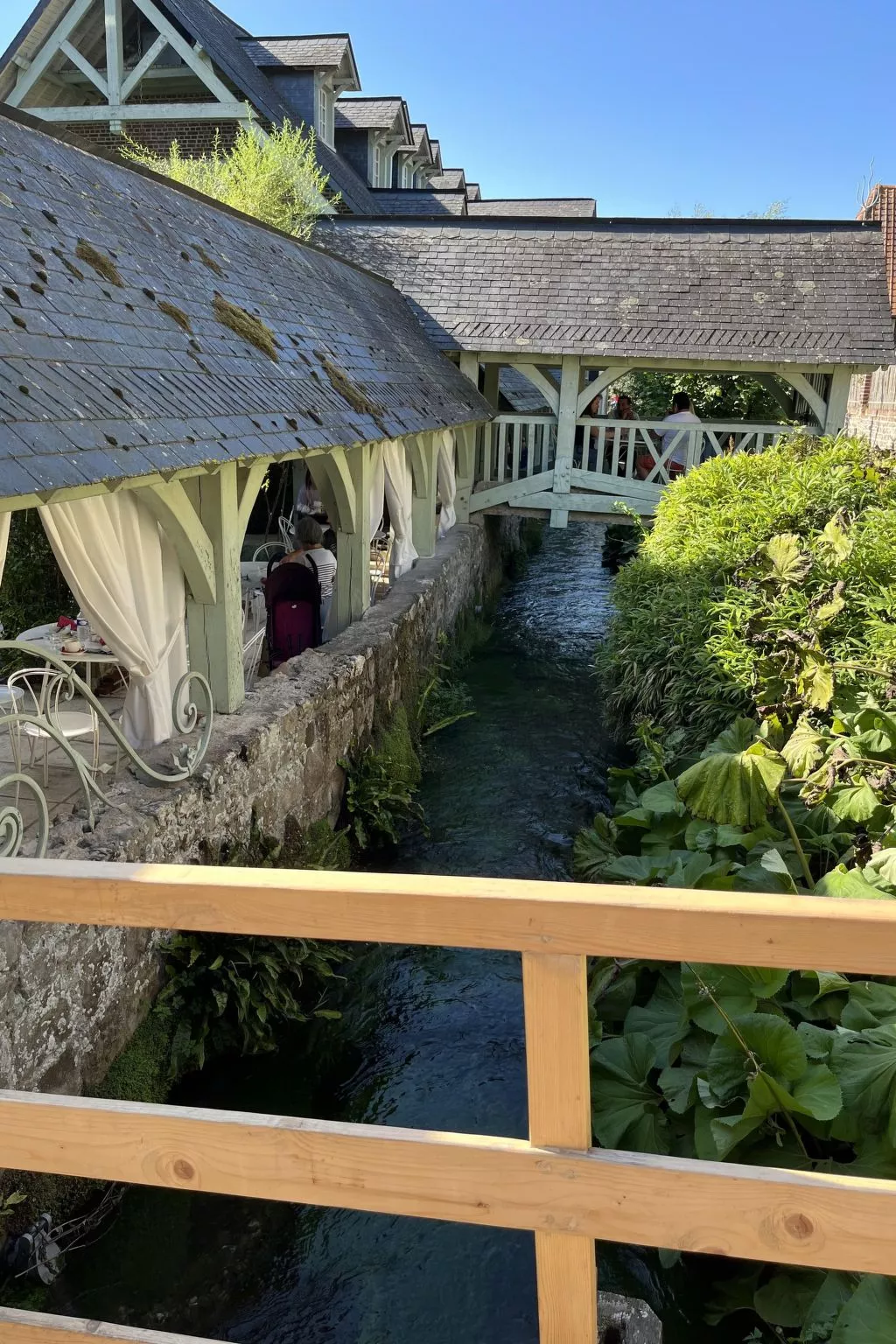 L Atelier Veulais-Outside