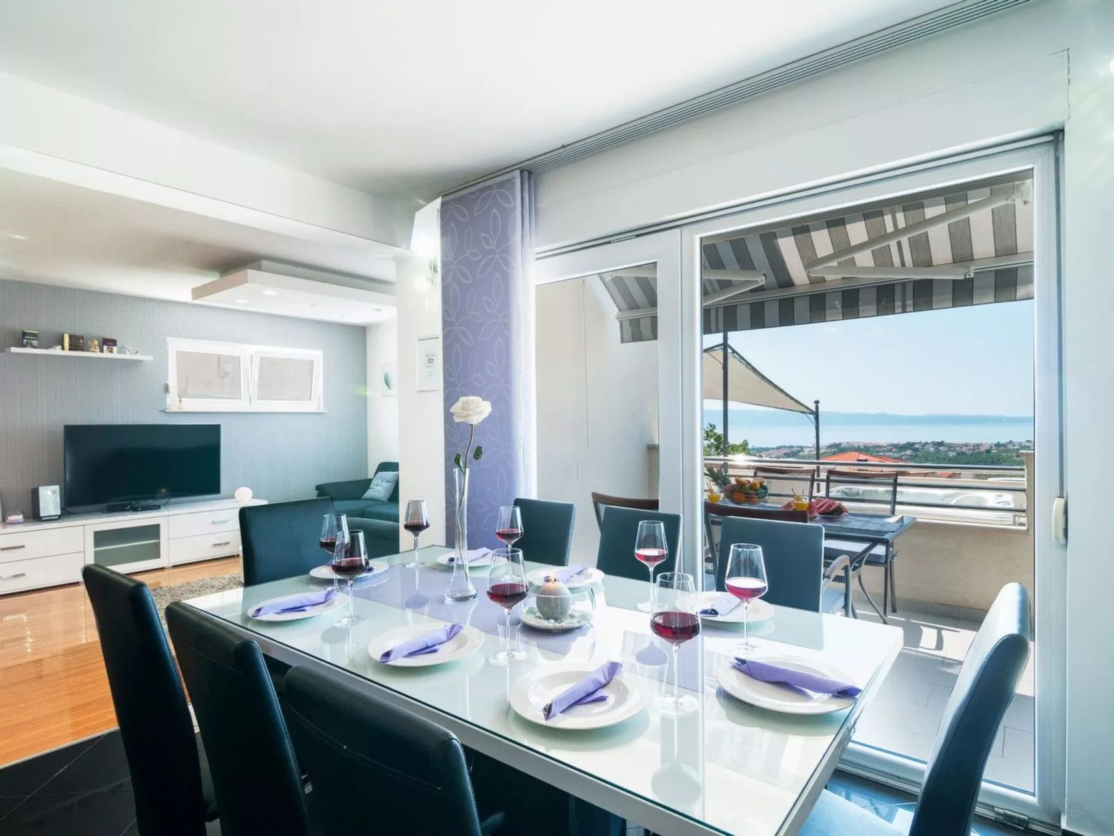 Villa "Roko" mit Whirlpool-Drinnen