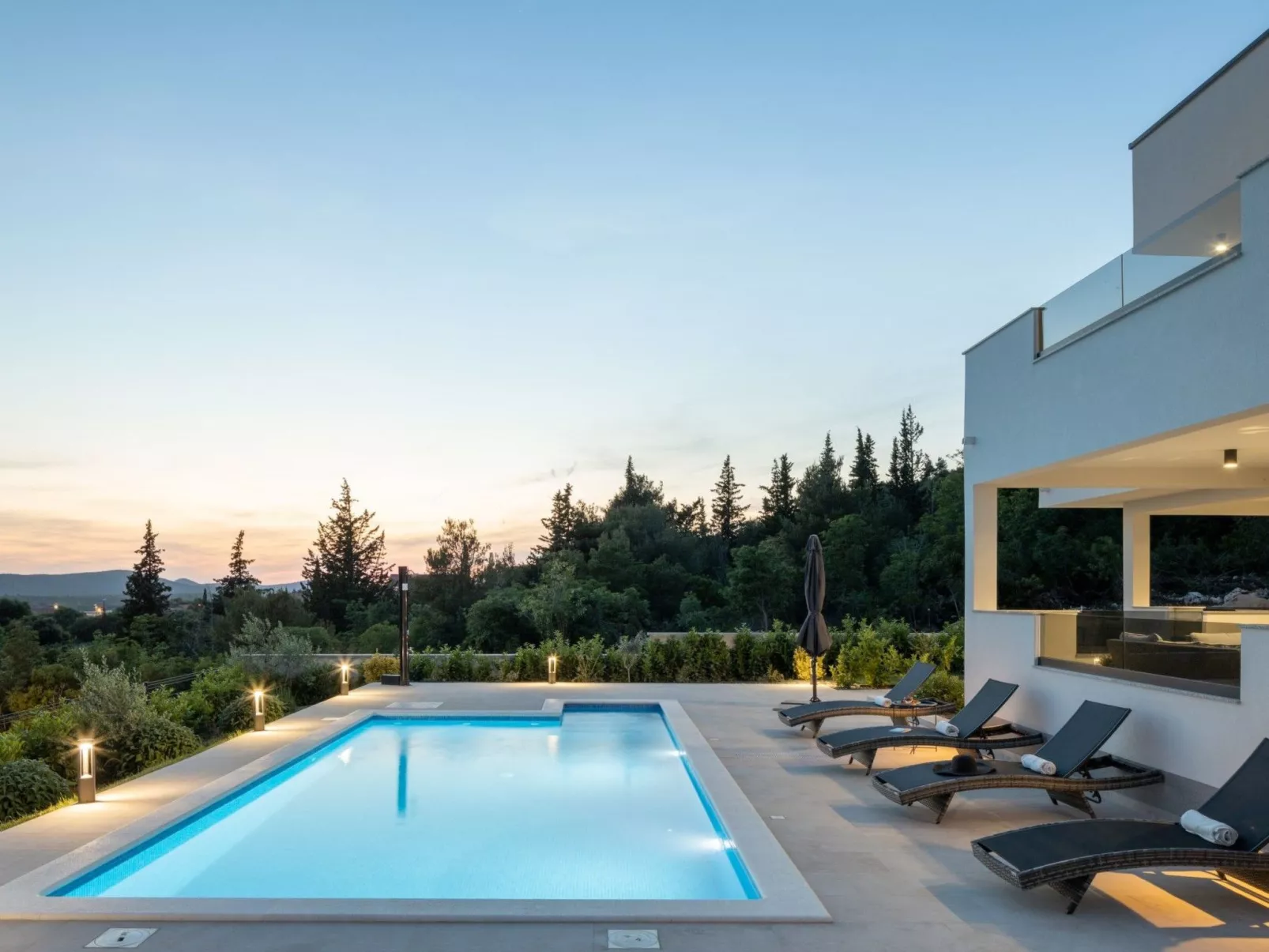 Villa Bura mit Pool und tollem Ausblick-Image-tags.info