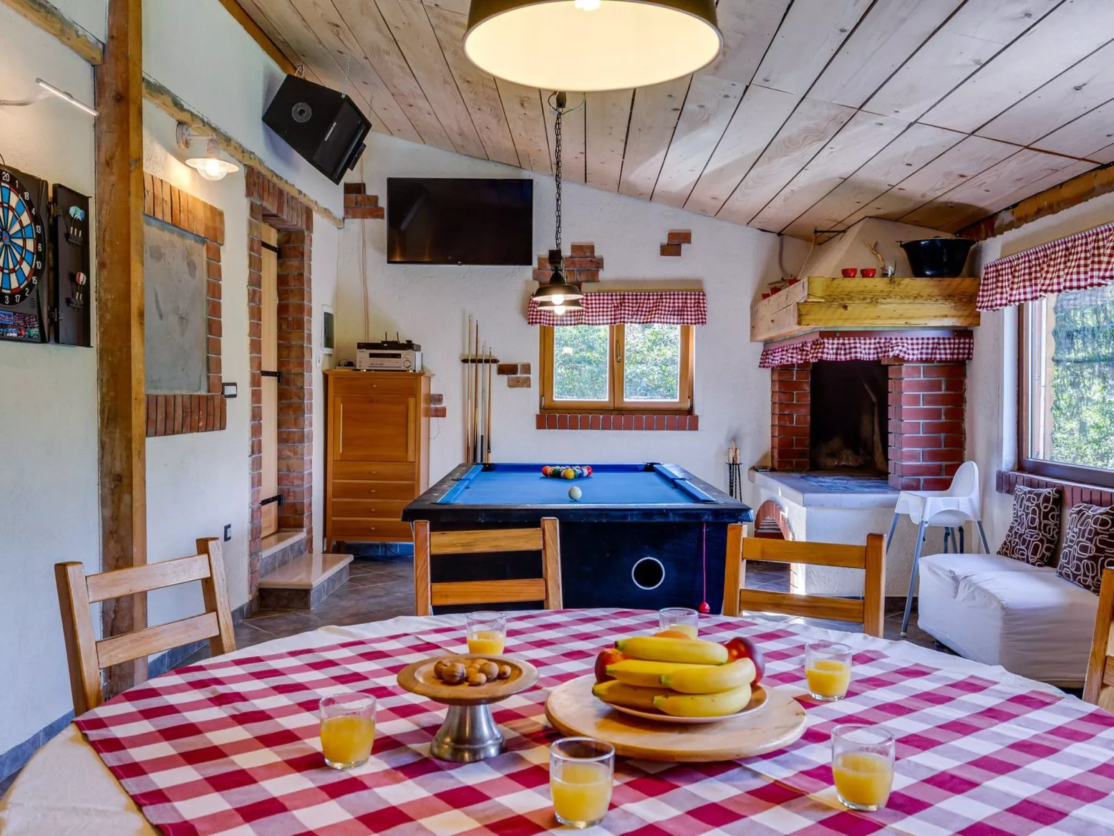 Mala vila Rebeka -großer SwimmingPool-Dedans