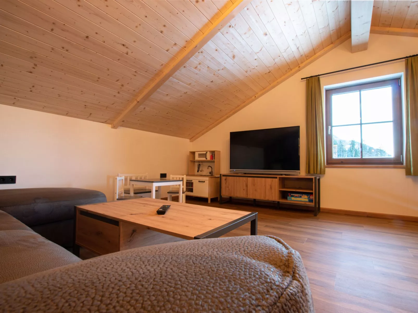 Alpen Chalet-Drinnen